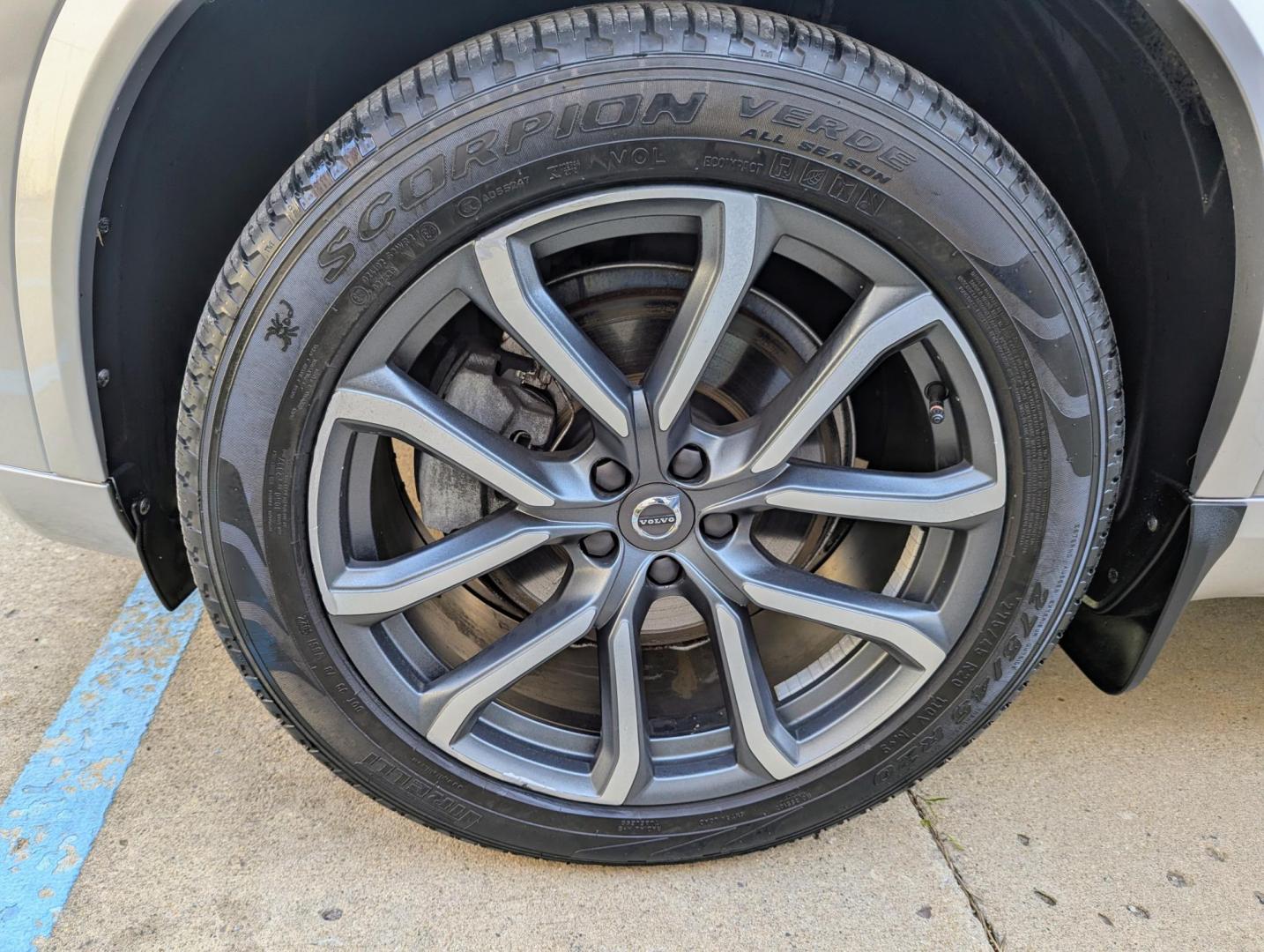 2016 Silver Metallic /Black Leather Volvo XC90 T6 Momentum (YV4A22PK5G1) with an 2.0L L4 DOHC 16V engine, 8A transmission, located at 603 Amelia Street, Plymouth, MI, 48170, (734) 459-5520, 42.378841, -83.464546 - Vehicles shown by appointment - Please call ahead - 734-459-5520, text 734-658-4573 or contact us via our web site at: http://www.selectmotors.com for complete Inventory, Photos, Videos and FREE Carfax Reports. 2016 Volvo XC90 T6 Momentum – Pristine One-Owner Luxury SUV Experience the perfect - Photo#15