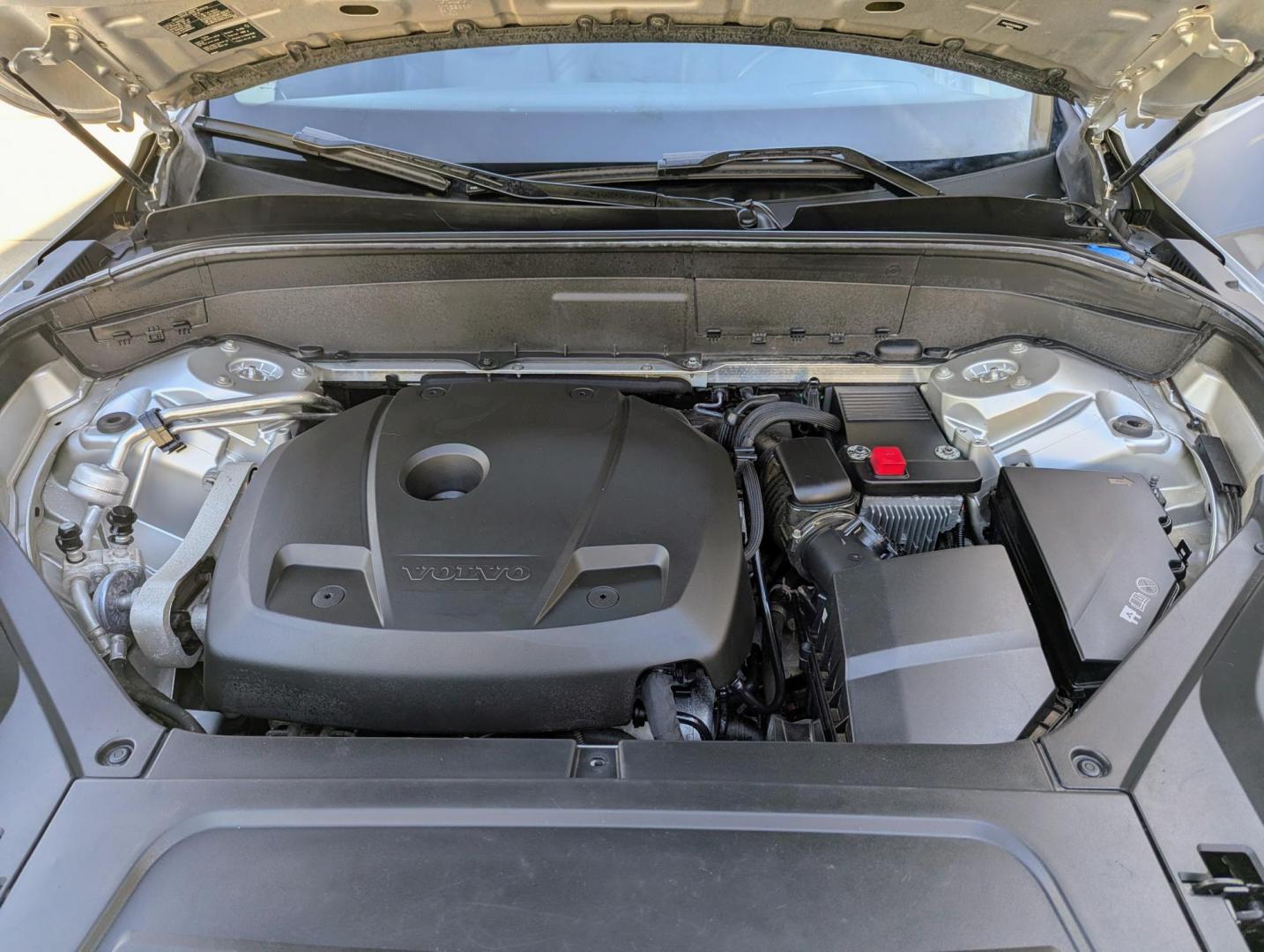 2016 Silver Metallic /Black Leather Volvo XC90 T6 Momentum (YV4A22PK5G1) with an 2.0L L4 DOHC 16V engine, 8A transmission, located at 603 Amelia Street, Plymouth, MI, 48170, (734) 459-5520, 42.378841, -83.464546 - Vehicles shown by appointment - Please call ahead - 734-459-5520, text 734-658-4573 or contact us via our web site at: http://www.selectmotors.com for complete Inventory, Photos, Videos and FREE Carfax Reports. 2016 Volvo XC90 T6 Momentum – Pristine One-Owner Luxury SUV Experience the perfect - Photo#17