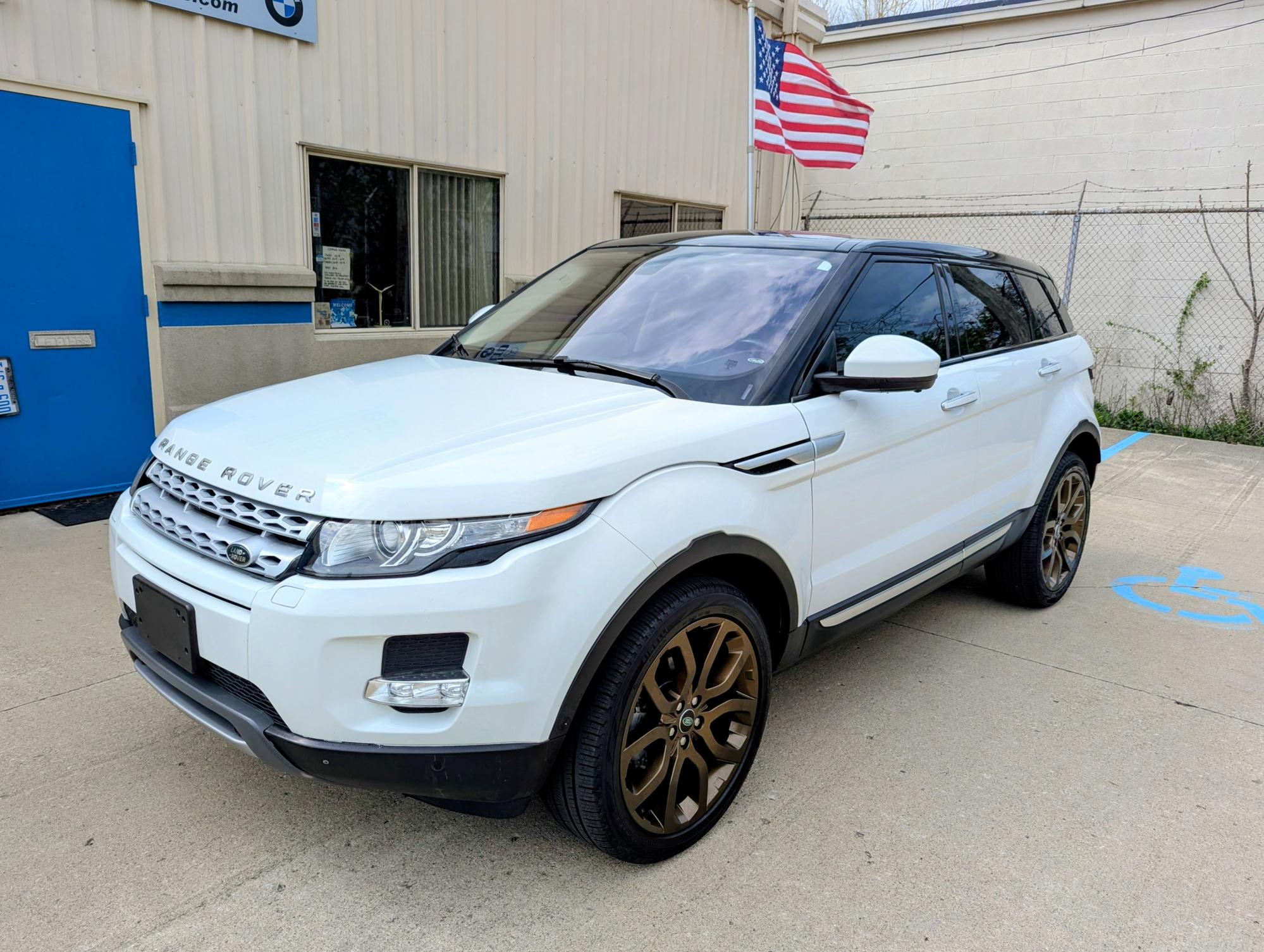 photo of 2015 Land Rover Range Rover Evoque Prestige Premium 5-Door