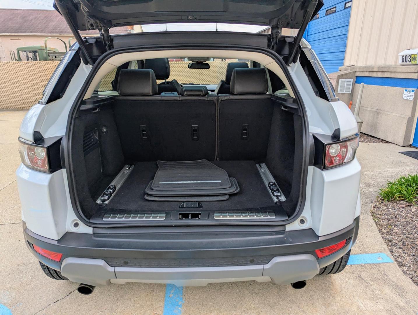 2015 White /Tan/Ivory/Espresso Land Rover Range Rover Evoque Prestige Premium 5-Door (SALVV2BG5FH) with an 2.0L L4 DOHC 24V TURBO engine, 9-Speed Automatic transmission, located at 603 Amelia Street, Plymouth, MI, 48170, (734) 459-5520, 42.378841, -83.464546 - Photo#7