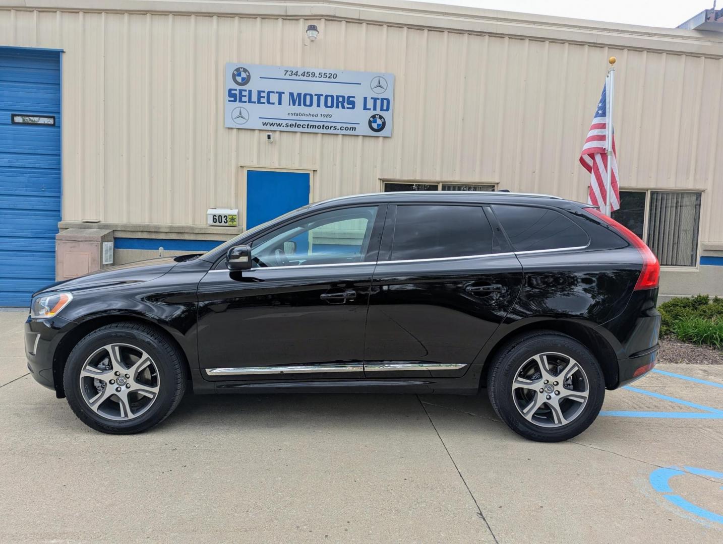 2015 Black /Black Leather Volvo XC60 T6 Premier AWD (YV4902RK6F2) with an 3.0L L6 DOHC 24V TURBO engine, 6-Speed Automatic transmission, located at 603 Amelia Street, Plymouth, MI, 48170, (734) 459-5520, 42.378841, -83.464546 - Vehicles shown by appointment - Please call ahead - 734-459-5520, text 734-658-4573 or contact us via our web site at: http://www.selectmotors.com for complete Inventory, Photos, Videos and FREE Carfax Reports. 2015.5 Volvo XC60 T6 AWD – Luxury, Power & Safety Price: $11,995 (Warranty Included - Photo#2