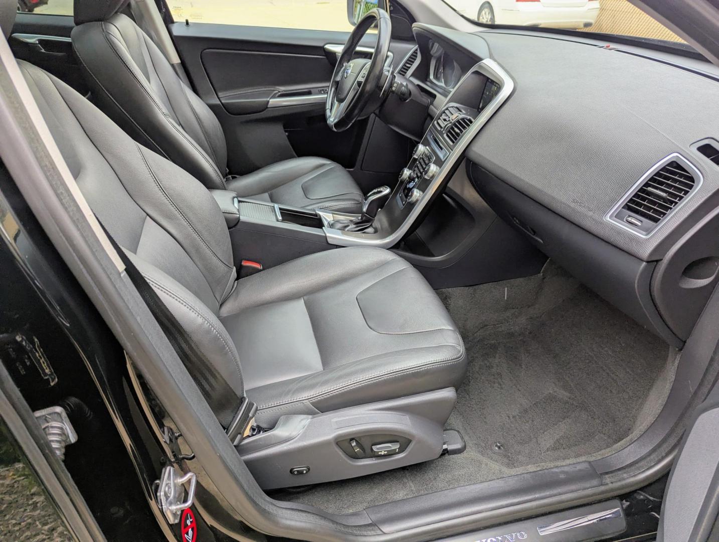 2015 Black /Black Leather Volvo XC60 T6 Premier AWD (YV4902RK6F2) with an 3.0L L6 DOHC 24V TURBO engine, 6-Speed Automatic transmission, located at 603 Amelia Street, Plymouth, MI, 48170, (734) 459-5520, 42.378841, -83.464546 - Vehicles shown by appointment - Please call ahead - 734-459-5520, text 734-658-4573 or contact us via our web site at: http://www.selectmotors.com for complete Inventory, Photos, Videos and FREE Carfax Reports. 2015.5 Volvo XC60 T6 AWD – Luxury, Power & Safety Price: $11,995 (Warranty Included - Photo#8