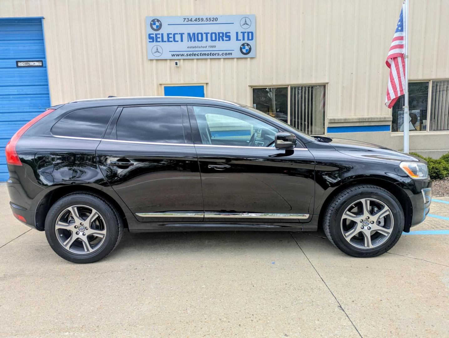 2015 Black /Black Leather Volvo XC60 T6 Premier AWD (YV4902RK6F2) with an 3.0L L6 DOHC 24V TURBO engine, 6-Speed Automatic transmission, located at 603 Amelia Street, Plymouth, MI, 48170, (734) 459-5520, 42.378841, -83.464546 - Vehicles shown by appointment - Please call ahead - 734-459-5520, text 734-658-4573 or contact us via our web site at: http://www.selectmotors.com for complete Inventory, Photos, Videos and FREE Carfax Reports. 2015.5 Volvo XC60 T6 AWD – Luxury, Power & Safety Price: $11,995 (Warranty Included - Photo#12