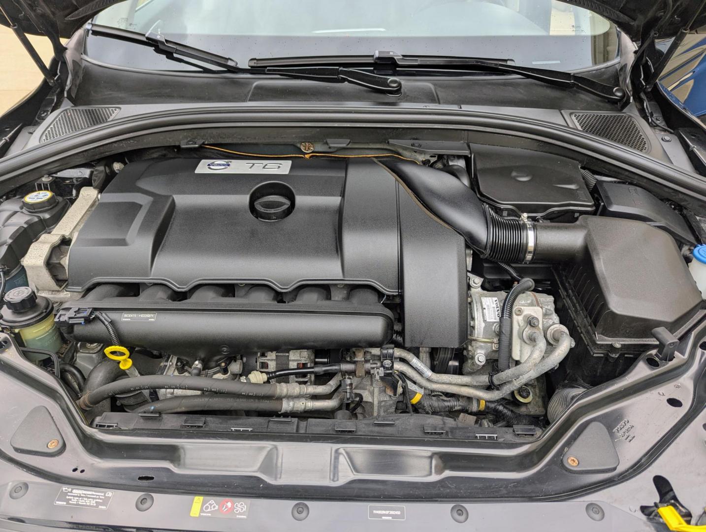 2015 Black /Black Leather Volvo XC60 T6 Premier AWD (YV4902RK6F2) with an 3.0L L6 DOHC 24V TURBO engine, 6-Speed Automatic transmission, located at 603 Amelia Street, Plymouth, MI, 48170, (734) 459-5520, 42.378841, -83.464546 - Vehicles shown by appointment - Please call ahead - 734-459-5520, text 734-658-4573 or contact us via our web site at: http://www.selectmotors.com for complete Inventory, Photos, Videos and FREE Carfax Reports. 2015.5 Volvo XC60 T6 AWD – Luxury, Power & Safety Price: $11,995 (Warranty Included - Photo#17