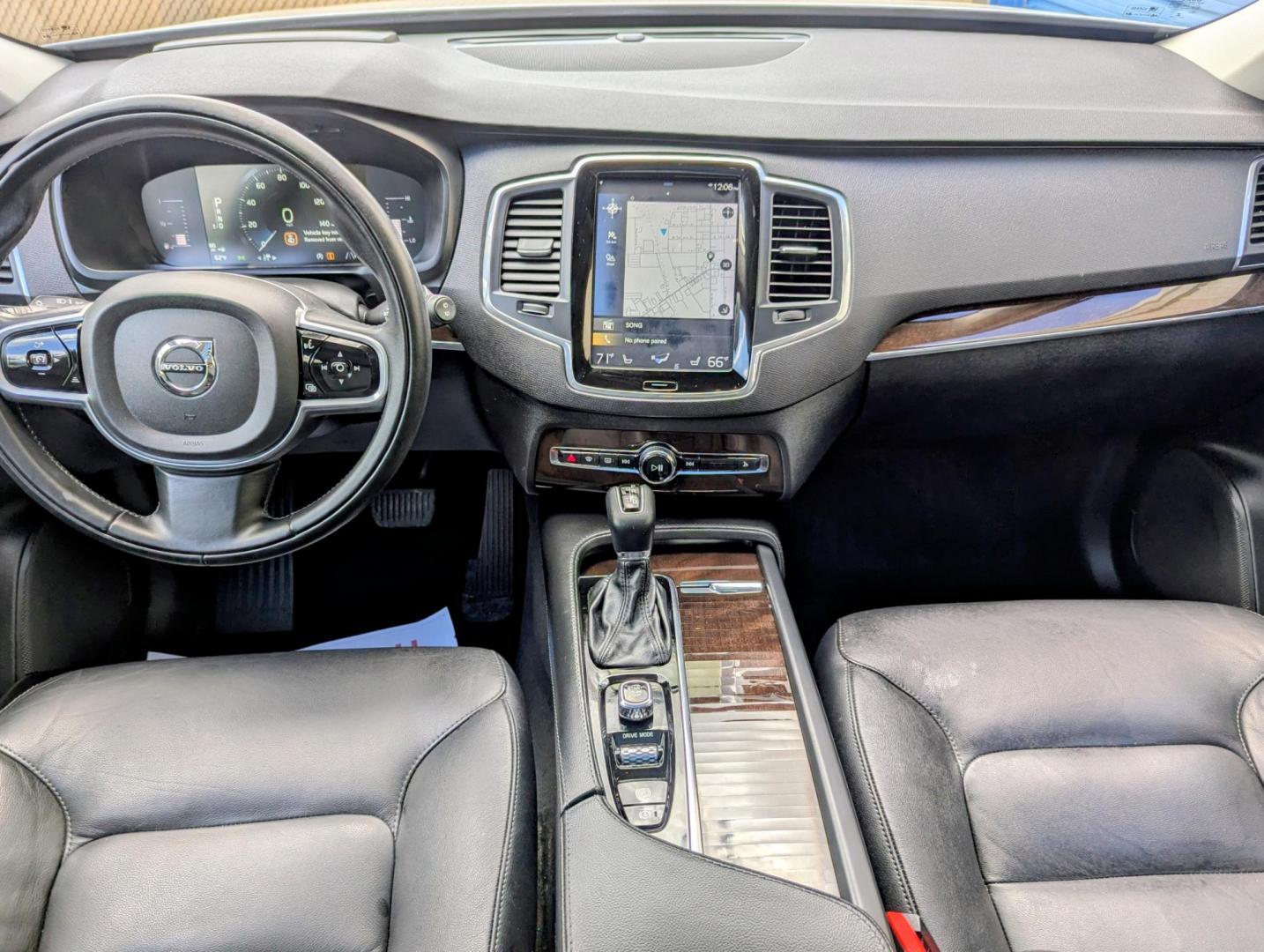 2019 White /Black Leather Volvo XC90 T5 Momentum (YV4102PK8K1) with an 2.0L L4 DOHC 16V engine, 8A transmission, located at 603 Amelia Street, Plymouth, MI, 48170, (734) 459-5520, 42.378841, -83.464546 - Vehicles shown by appointment - Please call ahead - 734-459-5520, text 734-658-4573 or contact us via our web site at: http://www.selectmotors.com for complete Inventory, Photos, Videos and FREE Carfax Reports. 2019 Volvo XC90 T5 Momentum – One Owner, Impeccable Condition Price: $17,995 Milea - Photo#6