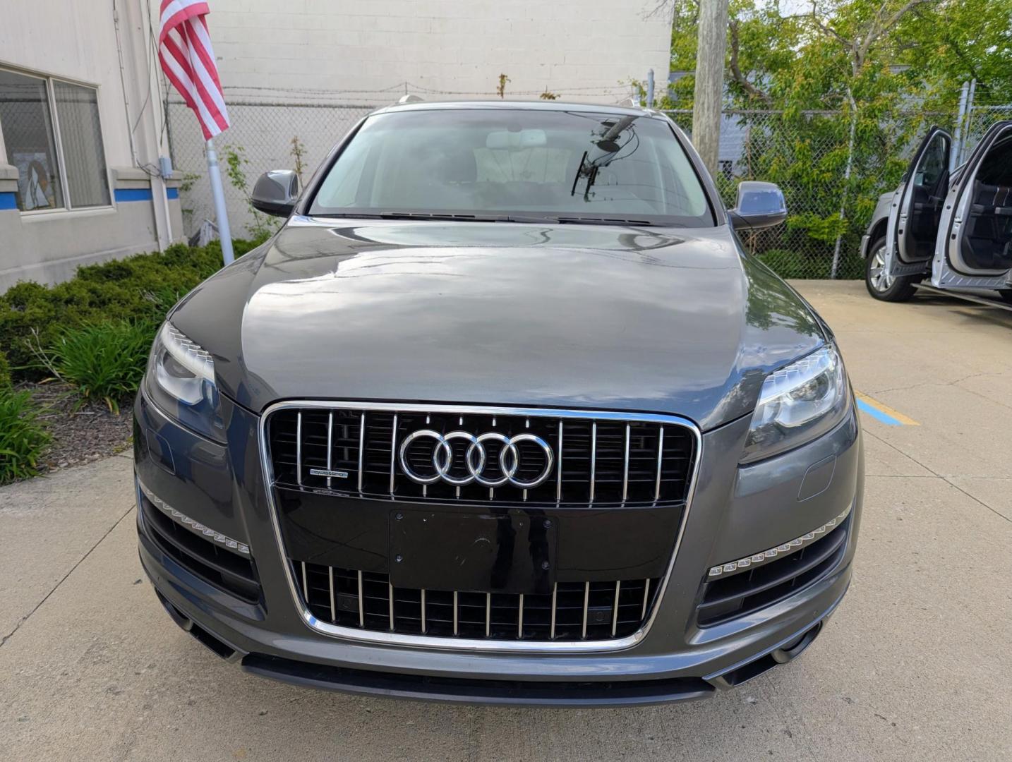 2015 Gray Pearl /Black Leather Audi Q7 3.0T Premium Plus quattro (WA1LGAFE2FD) with an 3.0L V6 DOHC 24V TURBO engine, 8-Speed Automatic transmission, located at 603 Amelia Street, Plymouth, MI, 48170, (734) 459-5520, 42.378841, -83.464546 - Vehicles shown by appointment - Please call ahead - 734-459-5520, text 734-658-4573 or contact us via our web site at: http://www.selectmotors.com for complete Inventory, Photos, Videos and FREE Carfax Reports. Original window sticker: https://monroneylabels.com/cars/16258003-2015-audi-q7 For - Photo#1