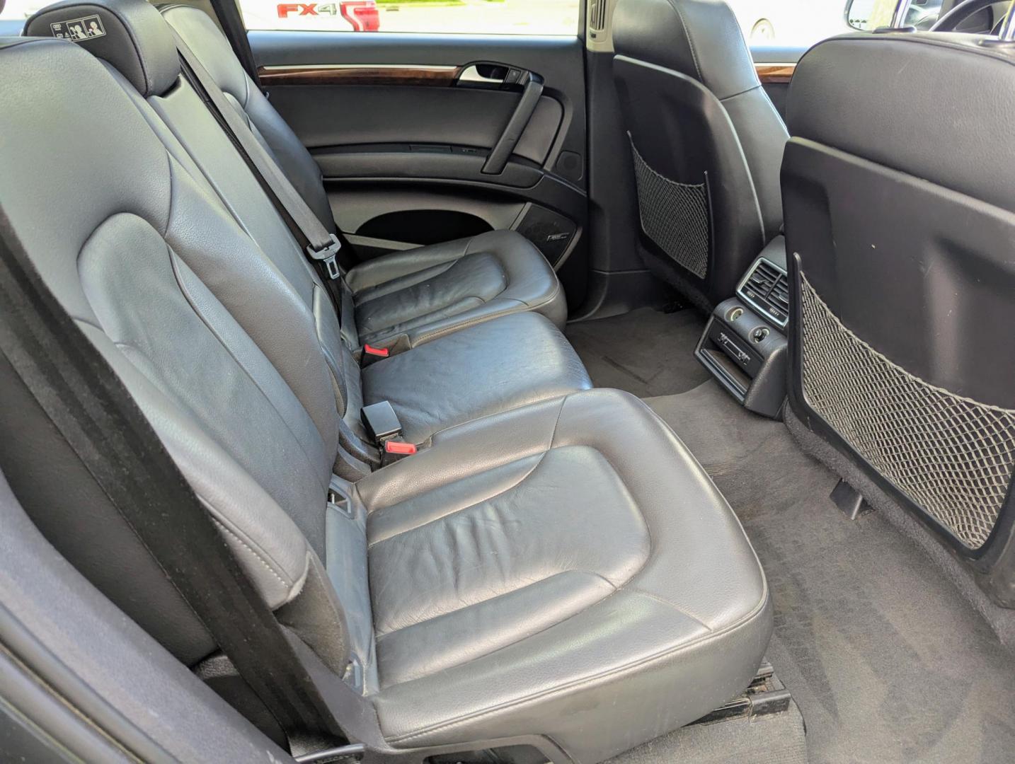 2015 Gray Pearl /Black Leather Audi Q7 3.0T Premium Plus quattro (WA1LGAFE2FD) with an 3.0L V6 DOHC 24V TURBO engine, 8-Speed Automatic transmission, located at 603 Amelia Street, Plymouth, MI, 48170, (734) 459-5520, 42.378841, -83.464546 - Vehicles shown by appointment - Please call ahead - 734-459-5520, text 734-658-4573 or contact us via our web site at: http://www.selectmotors.com for complete Inventory, Photos, Videos and FREE Carfax Reports. Original window sticker: https://monroneylabels.com/cars/16258003-2015-audi-q7 For - Photo#9