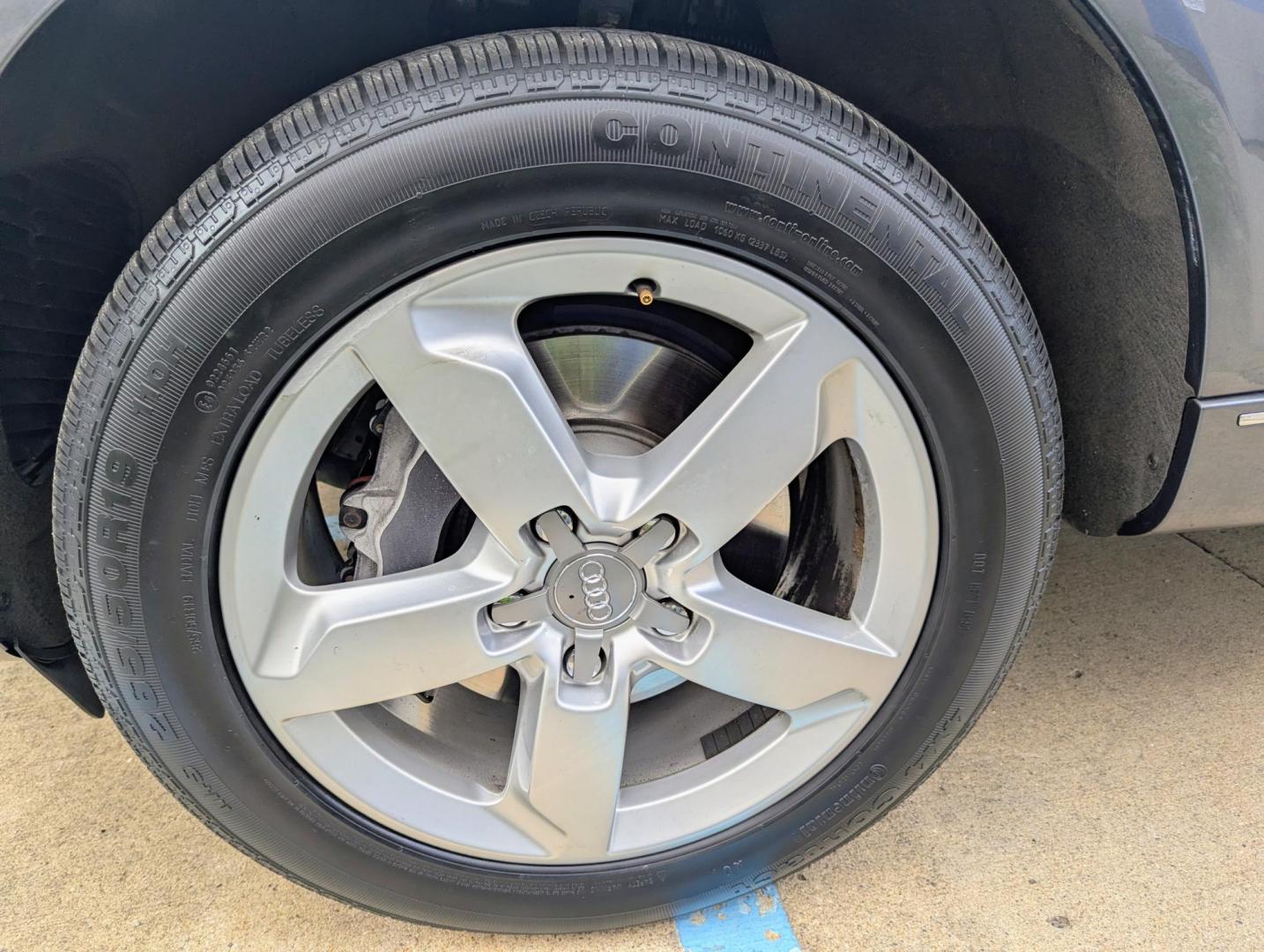 2015 Gray Pearl /Black Leather Audi Q7 3.0T Premium Plus quattro (WA1LGAFE2FD) with an 3.0L V6 DOHC 24V TURBO engine, 8-Speed Automatic transmission, located at 603 Amelia Street, Plymouth, MI, 48170, (734) 459-5520, 42.378841, -83.464546 - Vehicles shown by appointment - Please call ahead - 734-459-5520, text 734-658-4573 or contact us via our web site at: http://www.selectmotors.com for complete Inventory, Photos, Videos and FREE Carfax Reports. Original window sticker: https://monroneylabels.com/cars/16258003-2015-audi-q7 For - Photo#15