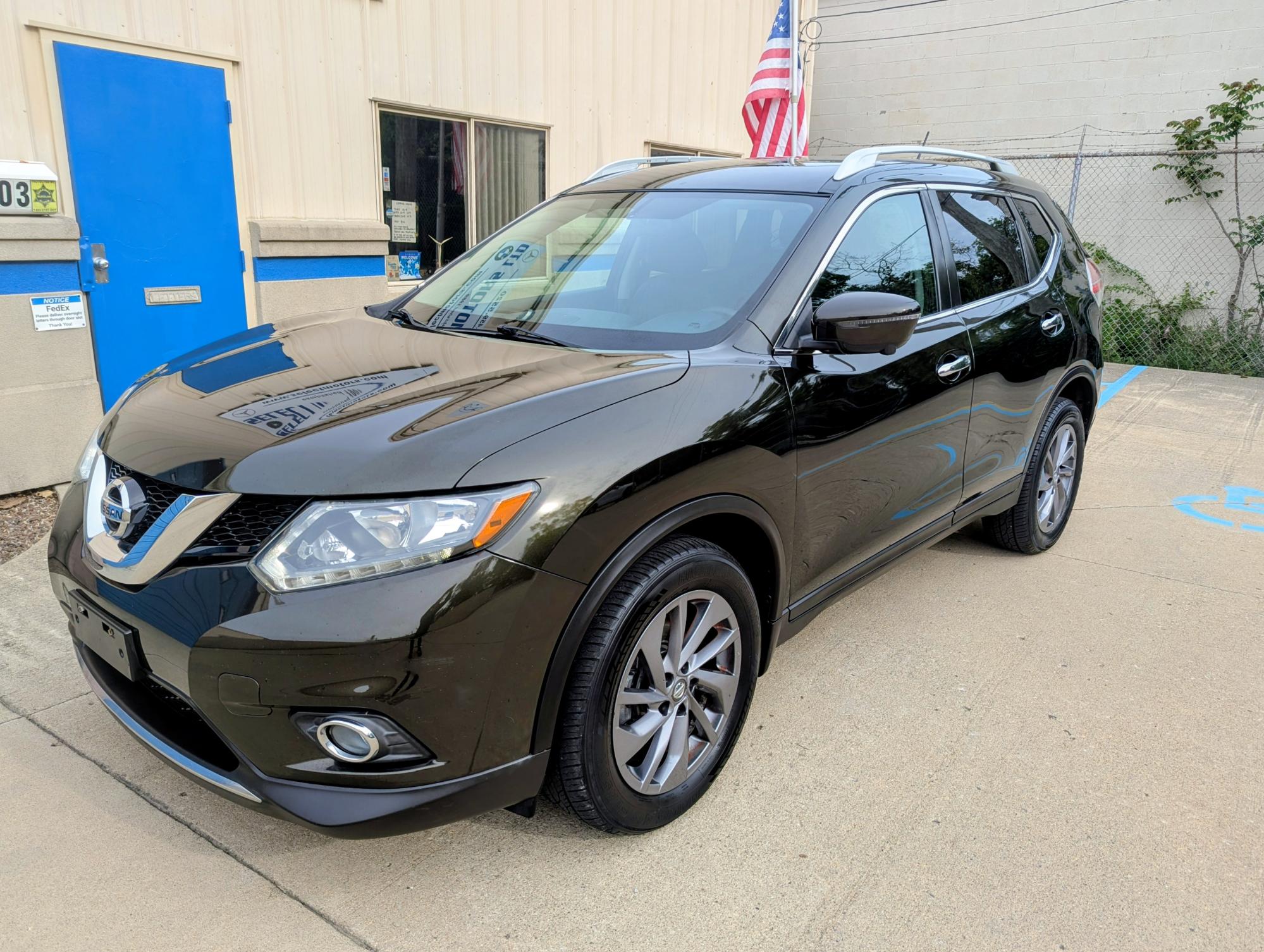 photo of 2016 Nissan Rogue SL AWD