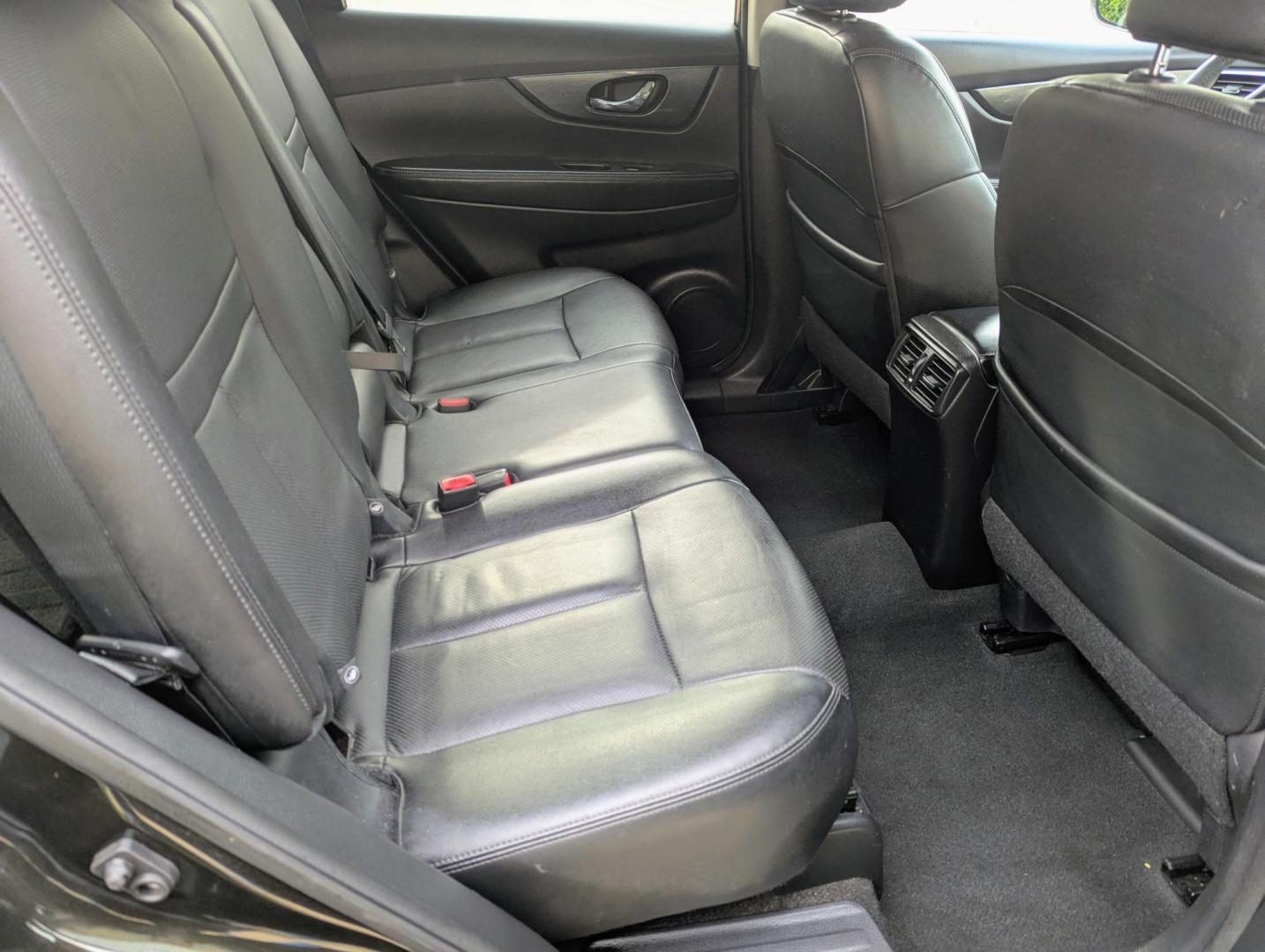 2016 Midnight Jade Metallic /Black Leather Nissan Rogue S AWD (5N1AT2MV3GC) with an 2.5L L4 DOHC 16V engine, CVT transmission, located at 603 Amelia Street, Plymouth, MI, 48170, (734) 459-5520, 42.378841, -83.464546 - Photo#8