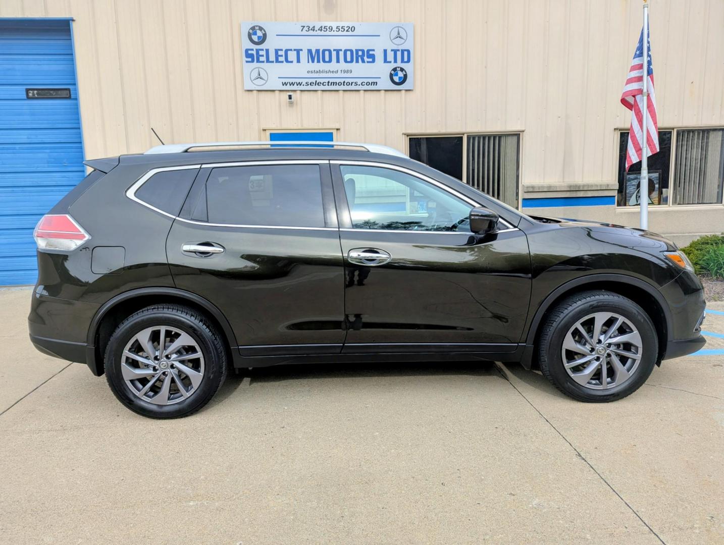 2016 Midnight Jade Metallic /Black Leather Nissan Rogue S AWD (5N1AT2MV3GC) with an 2.5L L4 DOHC 16V engine, CVT transmission, located at 603 Amelia Street, Plymouth, MI, 48170, (734) 459-5520, 42.378841, -83.464546 - Photo#11