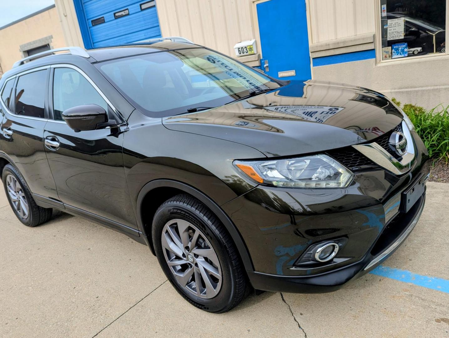 2016 Midnight Jade Metallic /Black Leather Nissan Rogue S AWD (5N1AT2MV3GC) with an 2.5L L4 DOHC 16V engine, CVT transmission, located at 603 Amelia Street, Plymouth, MI, 48170, (734) 459-5520, 42.378841, -83.464546 - Photo#10
