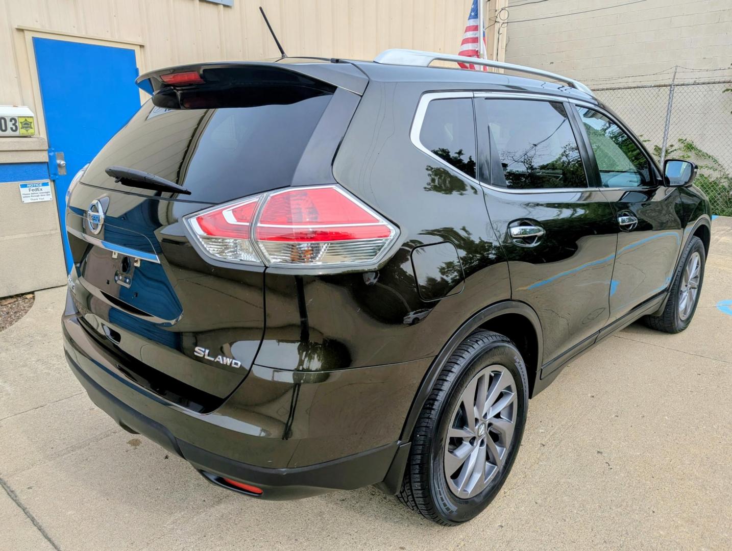 2016 Midnight Jade Metallic /Black Leather Nissan Rogue S AWD (5N1AT2MV3GC) with an 2.5L L4 DOHC 16V engine, CVT transmission, located at 603 Amelia Street, Plymouth, MI, 48170, (734) 459-5520, 42.378841, -83.464546 - Photo#12
