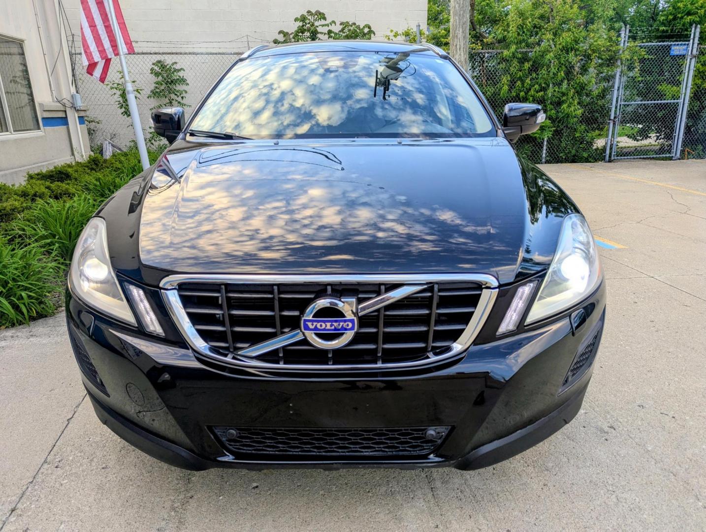 2013 Black /Black Leather Volvo XC60 T6 AWD (YV4902DZXD2) with an 3.0L L6 DOHC 24V TURBO engine, 6-Speed Automatic transmission, located at 603 Amelia Street, Plymouth, MI, 48170, (734) 459-5520, 42.378841, -83.464546 - Vehicles shown by appointment - Please call ahead - 734-459-5520, text 734-658-4573 or contact us via our web site at: http://www.selectmotors.com for complete Inventory, Photos, Videos and FREE Carfax Reports. 2013 Volvo XC60 T6 AWD Premier Plus Price: $9,995 (Price includes warranty and docume- Photo#1