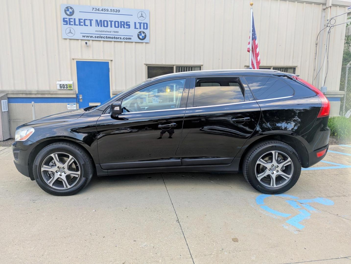 2013 Black /Black Leather Volvo XC60 T6 AWD (YV4902DZXD2) with an 3.0L L6 DOHC 24V TURBO engine, 6-Speed Automatic transmission, located at 603 Amelia Street, Plymouth, MI, 48170, (734) 459-5520, 42.378841, -83.464546 - Vehicles shown by appointment - Please call ahead - 734-459-5520, text 734-658-4573 or contact us via our web site at: http://www.selectmotors.com for complete Inventory, Photos, Videos and FREE Carfax Reports. 2013 Volvo XC60 T6 AWD Premier Plus Price: $9,995 (Price includes warranty and docume- Photo#2