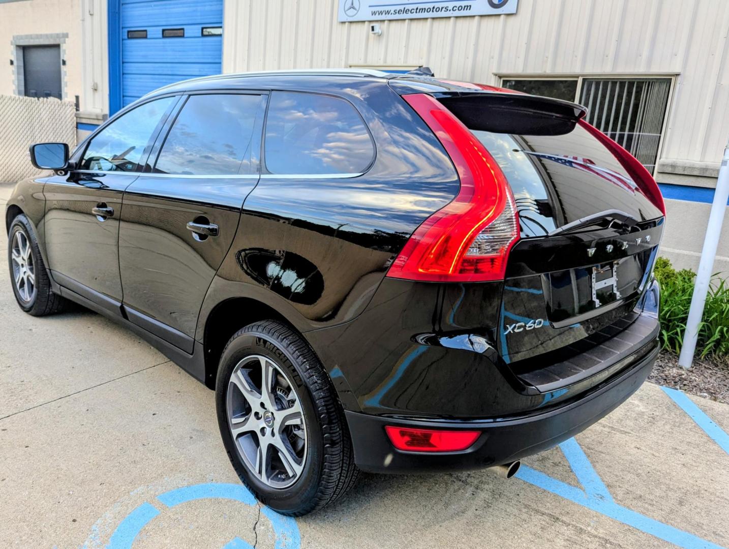 2013 Black /Black Leather Volvo XC60 T6 AWD (YV4902DZXD2) with an 3.0L L6 DOHC 24V TURBO engine, 6-Speed Automatic transmission, located at 603 Amelia Street, Plymouth, MI, 48170, (734) 459-5520, 42.378841, -83.464546 - Vehicles shown by appointment - Please call ahead - 734-459-5520, text 734-658-4573 or contact us via our web site at: http://www.selectmotors.com for complete Inventory, Photos, Videos and FREE Carfax Reports. 2013 Volvo XC60 T6 AWD Premier Plus Price: $9,995 (Price includes warranty and docume- Photo#3