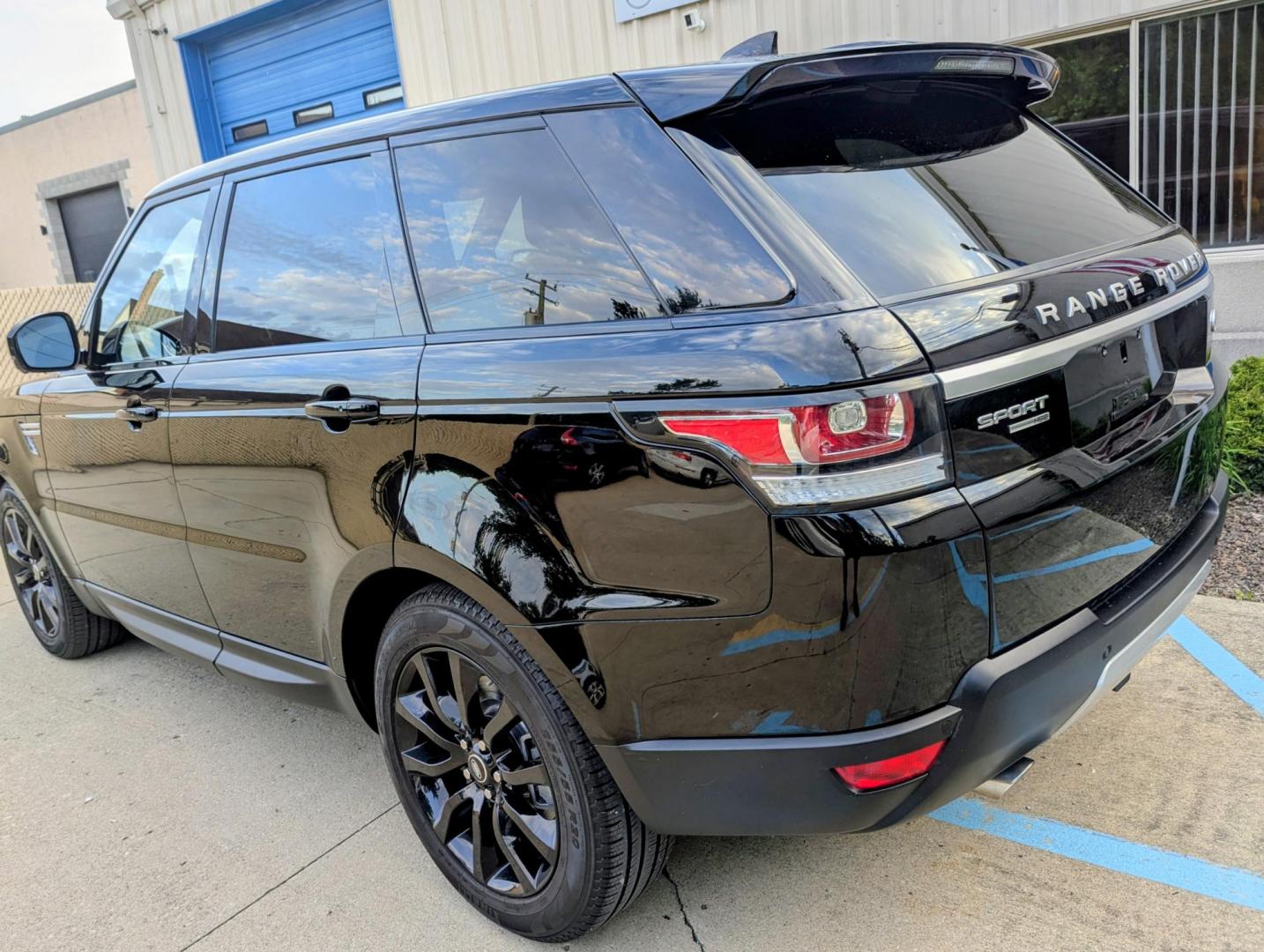 2017 Black /Black Land Rover Range Rover Sport HSE (SALWR2FV1HA) with an 3.0L V6 24V DOHC SUPERCHARGED engine, 8A transmission, located at 603 Amelia Street, Plymouth, MI, 48170, (734) 459-5520, 42.378841, -83.464546 - Vehicles shown by appointment - Please call ahead - 734-459-5520, text 734-658-4573 or contact us via our web site at: http://www.selectmotors.com for complete Inventory, Photos, Videos and FREE Carfax Reports. 2017 Range Rover Sport HSE – Outstanding Condition! Price: $21,995 Mileage: 56,0- Photo#3