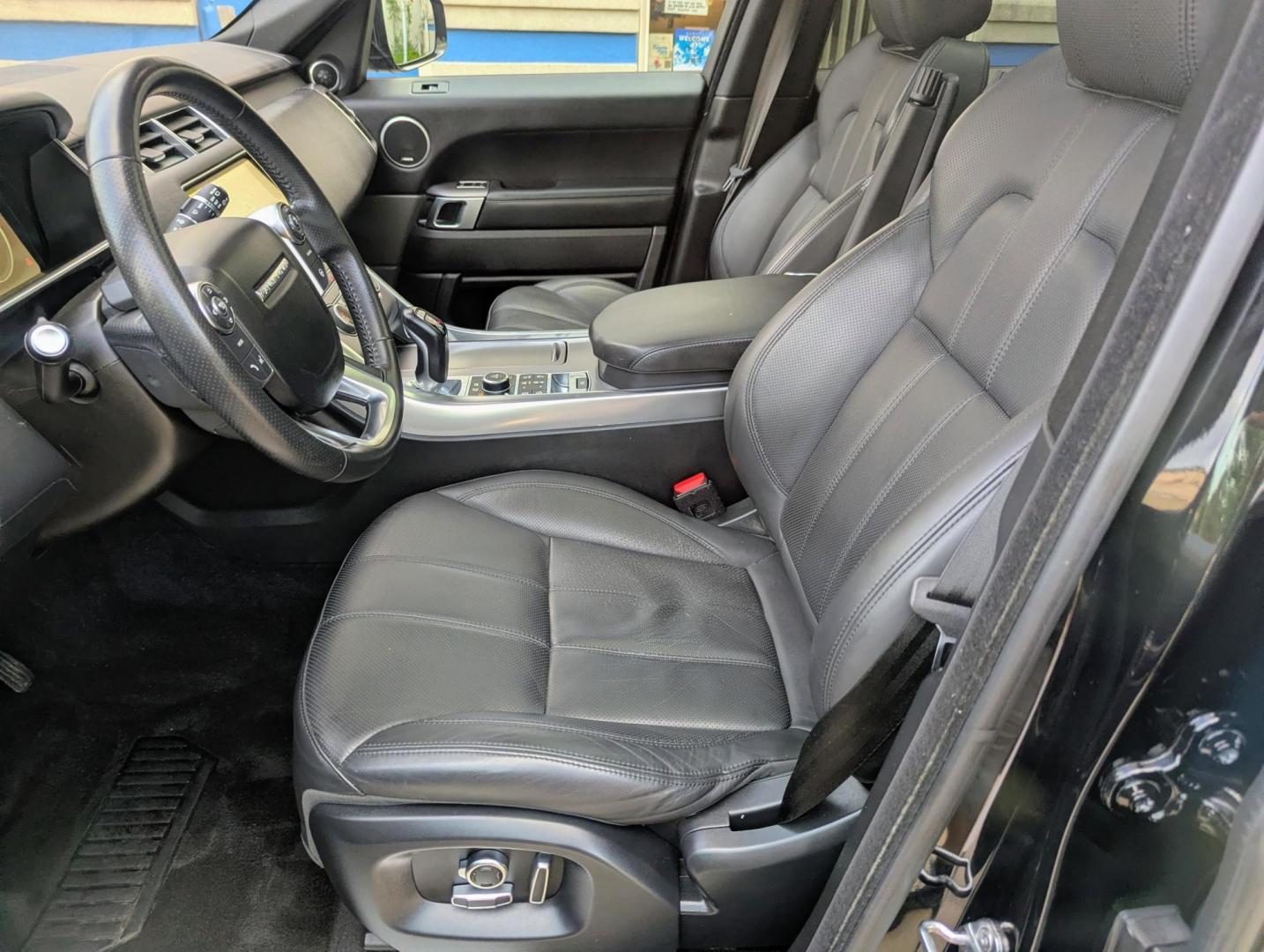 2017 Black /Black Land Rover Range Rover Sport HSE (SALWR2FV1HA) with an 3.0L V6 24V DOHC SUPERCHARGED engine, 8A transmission, located at 603 Amelia Street, Plymouth, MI, 48170, (734) 459-5520, 42.378841, -83.464546 - Vehicles shown by appointment - Please call ahead - 734-459-5520, text 734-658-4573 or contact us via our web site at: http://www.selectmotors.com for complete Inventory, Photos, Videos and FREE Carfax Reports. 2017 Range Rover Sport HSE – Outstanding Condition! Price: $21,995 Mileage: 56,0- Photo#4