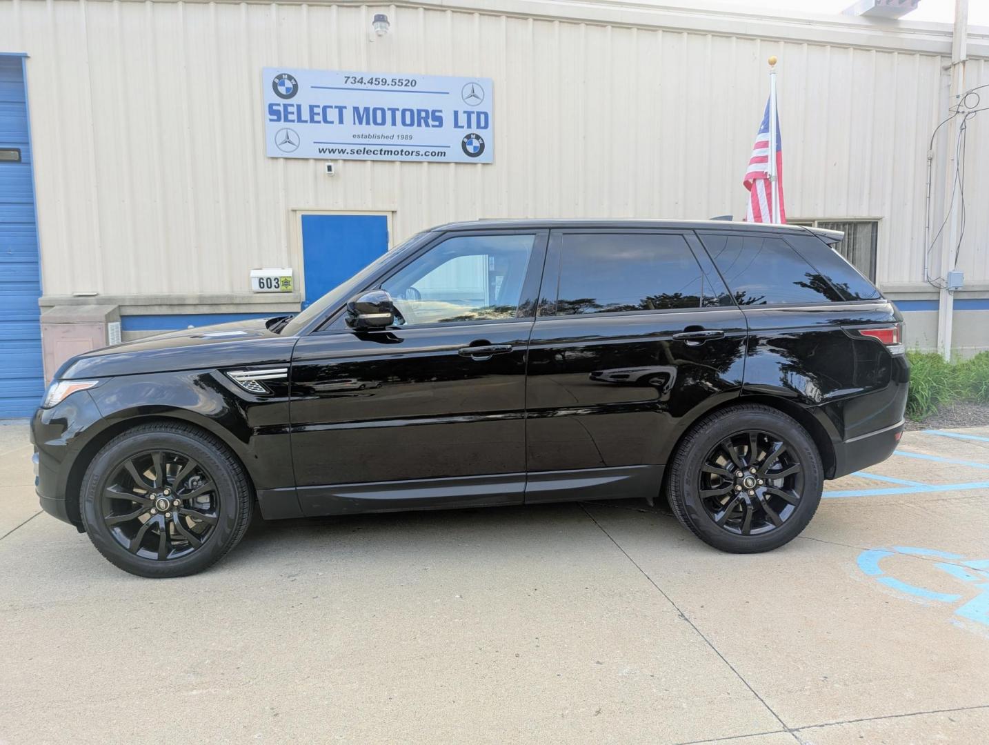 2017 Black /Black Land Rover Range Rover Sport HSE (SALWR2FV1HA) with an 3.0L V6 24V DOHC SUPERCHARGED engine, 8A transmission, located at 603 Amelia Street, Plymouth, MI, 48170, (734) 459-5520, 42.378841, -83.464546 - Vehicles shown by appointment - Please call ahead - 734-459-5520, text 734-658-4573 or contact us via our web site at: http://www.selectmotors.com for complete Inventory, Photos, Videos and FREE Carfax Reports. 2017 Range Rover Sport HSE – Outstanding Condition! Price: $21,995 Mileage: 56,0- Photo#2