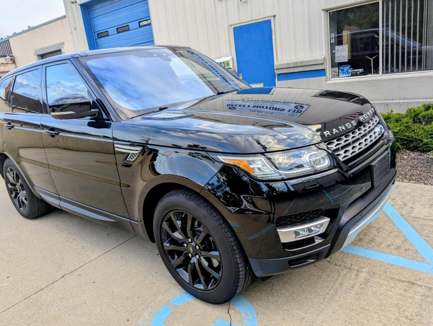 2017 Black /Black Land Rover Range Rover Sport HSE (SALWR2FV1HA) with an 3.0L V6 24V DOHC SUPERCHARGED engine, 8A transmission, located at 603 Amelia Street, Plymouth, MI, 48170, (734) 459-5520, 42.378841, -83.464546 - Vehicles shown by appointment - Please call ahead - 734-459-5520, text 734-658-4573 or contact us via our web site at: http://www.selectmotors.com for complete Inventory, Photos, Videos and FREE Carfax Reports. 2017 Range Rover Sport HSE – Outstanding Condition! Price: $21,995 Mileage: 56,0- Photo#9