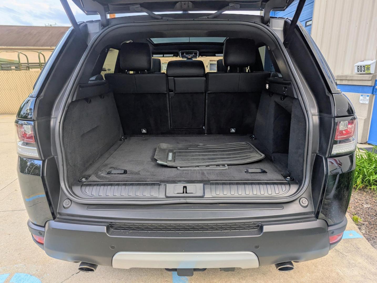 2017 Black /Black Land Rover Range Rover Sport HSE (SALWR2FV1HA) with an 3.0L V6 24V DOHC SUPERCHARGED engine, 8A transmission, located at 603 Amelia Street, Plymouth, MI, 48170, (734) 459-5520, 42.378841, -83.464546 - Vehicles shown by appointment - Please call ahead - 734-459-5520, text 734-658-4573 or contact us via our web site at: http://www.selectmotors.com for complete Inventory, Photos, Videos and FREE Carfax Reports. 2017 Range Rover Sport HSE – Outstanding Condition! Price: $21,995 Mileage: 56,0- Photo#8