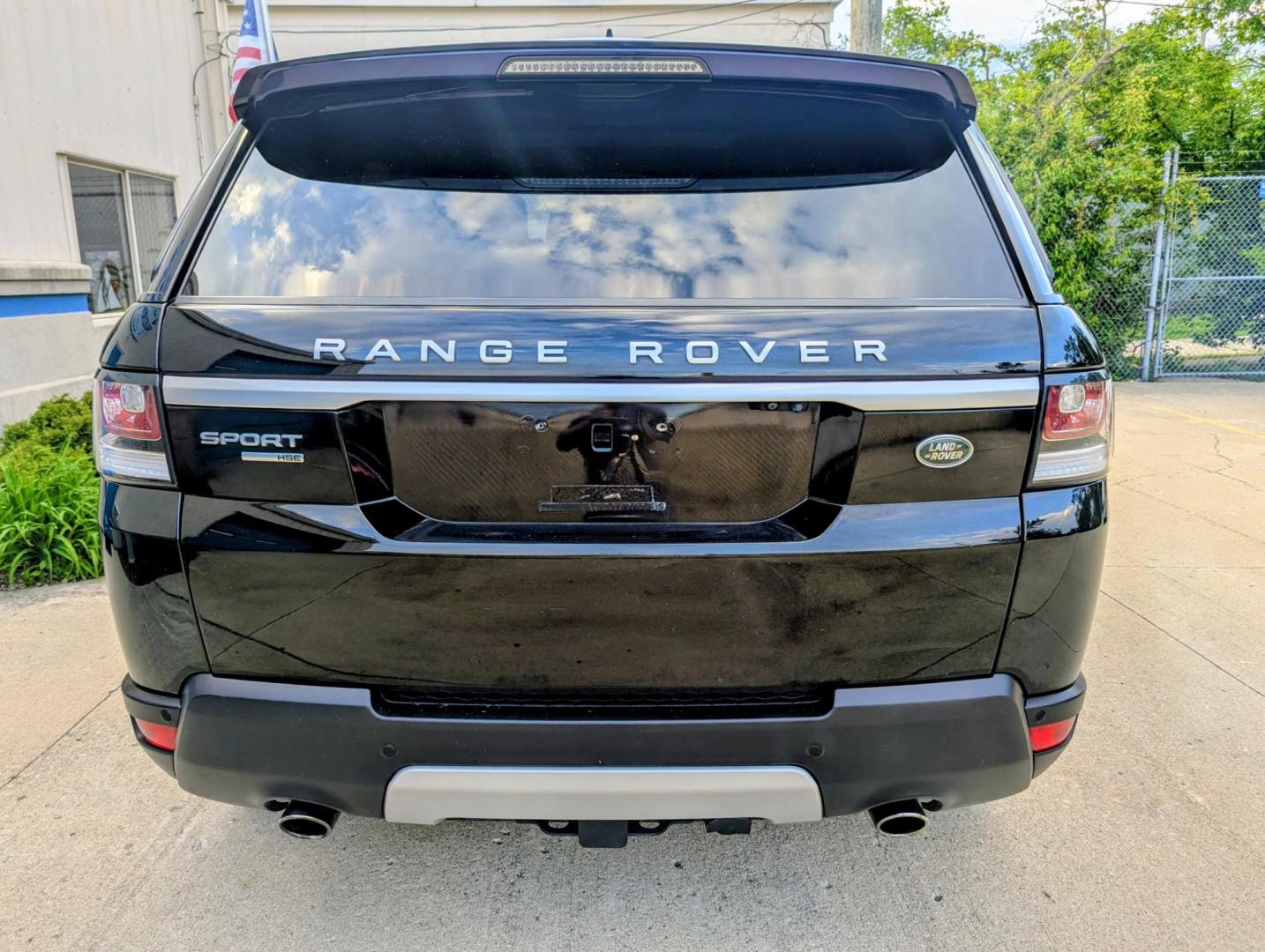 2017 Black /Black Land Rover Range Rover Sport HSE (SALWR2FV1HA) with an 3.0L V6 24V DOHC SUPERCHARGED engine, 8A transmission, located at 603 Amelia Street, Plymouth, MI, 48170, (734) 459-5520, 42.378841, -83.464546 - Vehicles shown by appointment - Please call ahead - 734-459-5520, text 734-658-4573 or contact us via our web site at: http://www.selectmotors.com for complete Inventory, Photos, Videos and FREE Carfax Reports. 2017 Range Rover Sport HSE – Outstanding Condition! Price: $21,995 Mileage: 56,0- Photo#12