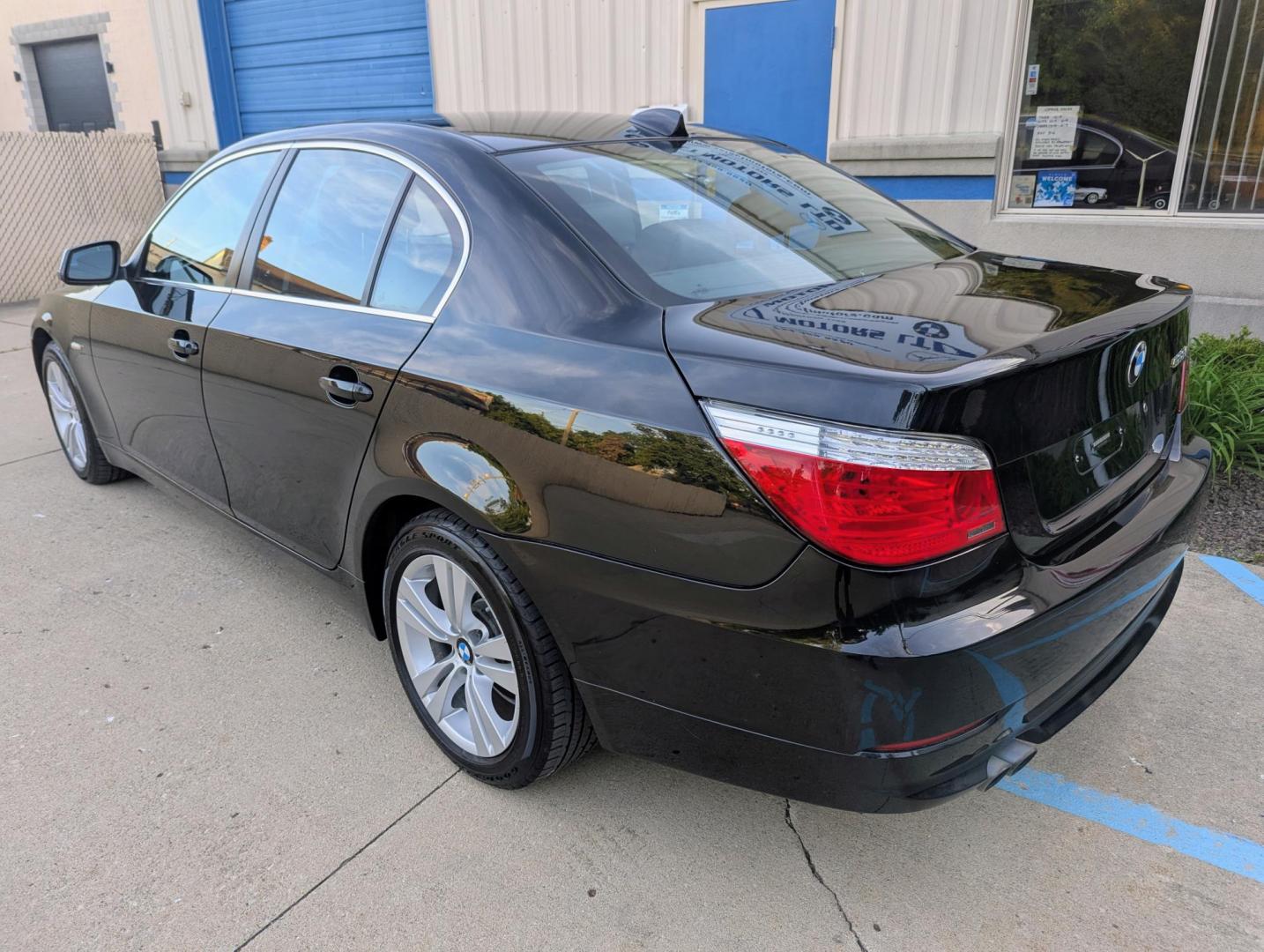 2010 Black /Black Dakota Leather BMW 5-Series 528xi (WBANV1C5XAC) with an 3.0L L6 DOHC 24V engine, Automatic transmission, located at 603 Amelia Street, Plymouth, MI, 48170, (734) 459-5520, 42.378841, -83.464546 - Vehicles shown by appointment - Please call ahead - 734-459-5520, text 734-658-4573 or contact us via our web site at: http://www.selectmotors.com for complete Inventory, Photos, Videos and FREE Carfax Reports. 2010 BMW 528xi – All-Wheel Drive Price: $8,995 (Documentary Fee & Warranty Included- Photo#3