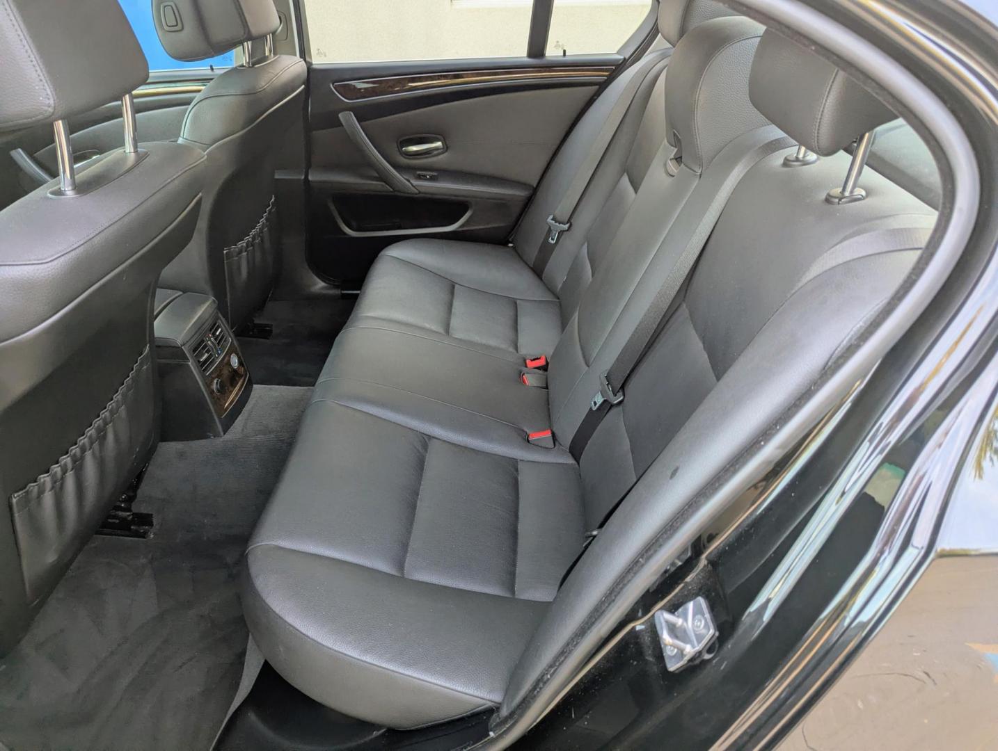 2010 Black /Black Dakota Leather BMW 5-Series 528xi (WBANV1C5XAC) with an 3.0L L6 DOHC 24V engine, Automatic transmission, located at 603 Amelia Street, Plymouth, MI, 48170, (734) 459-5520, 42.378841, -83.464546 - Vehicles shown by appointment - Please call ahead - 734-459-5520, text 734-658-4573 or contact us via our web site at: http://www.selectmotors.com for complete Inventory, Photos, Videos and FREE Carfax Reports. 2010 BMW 528xi – All-Wheel Drive Price: $8,995 (Documentary Fee & Warranty Included- Photo#6