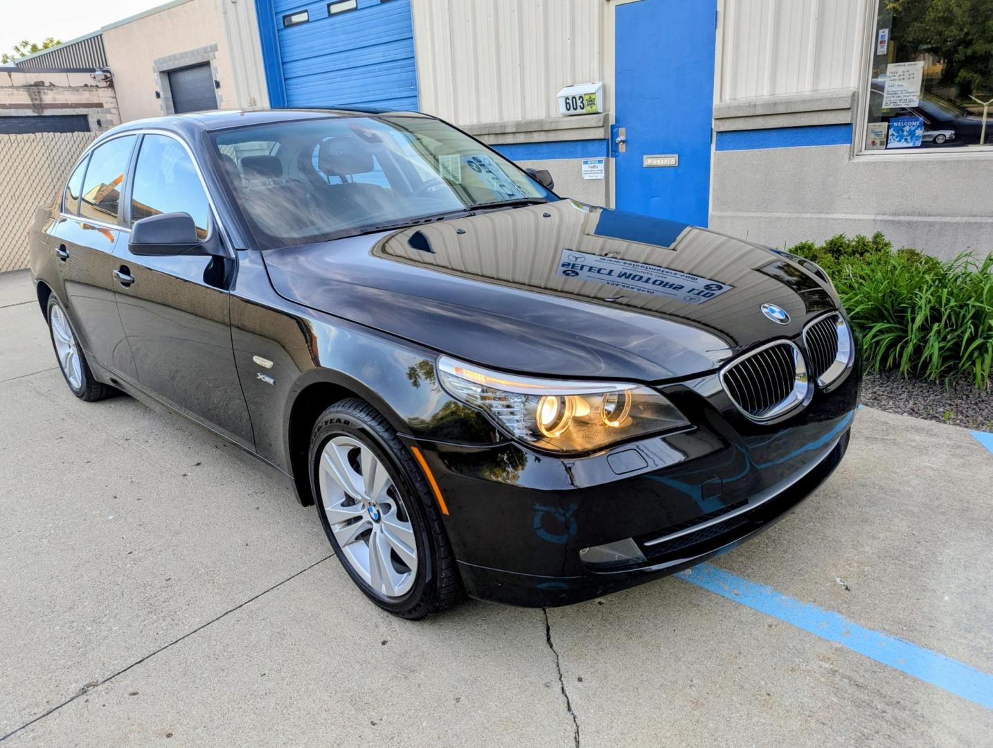 2010 Black /Black Dakota Leather BMW 5-Series 528xi (WBANV1C5XAC) with an 3.0L L6 DOHC 24V engine, Automatic transmission, located at 603 Amelia Street, Plymouth, MI, 48170, (734) 459-5520, 42.378841, -83.464546 - Vehicles shown by appointment - Please call ahead - 734-459-5520, text 734-658-4573 or contact us via our web site at: http://www.selectmotors.com for complete Inventory, Photos, Videos and FREE Carfax Reports. 2010 BMW 528xi – All-Wheel Drive Price: $8,995 (Documentary Fee & Warranty Included- Photo#10