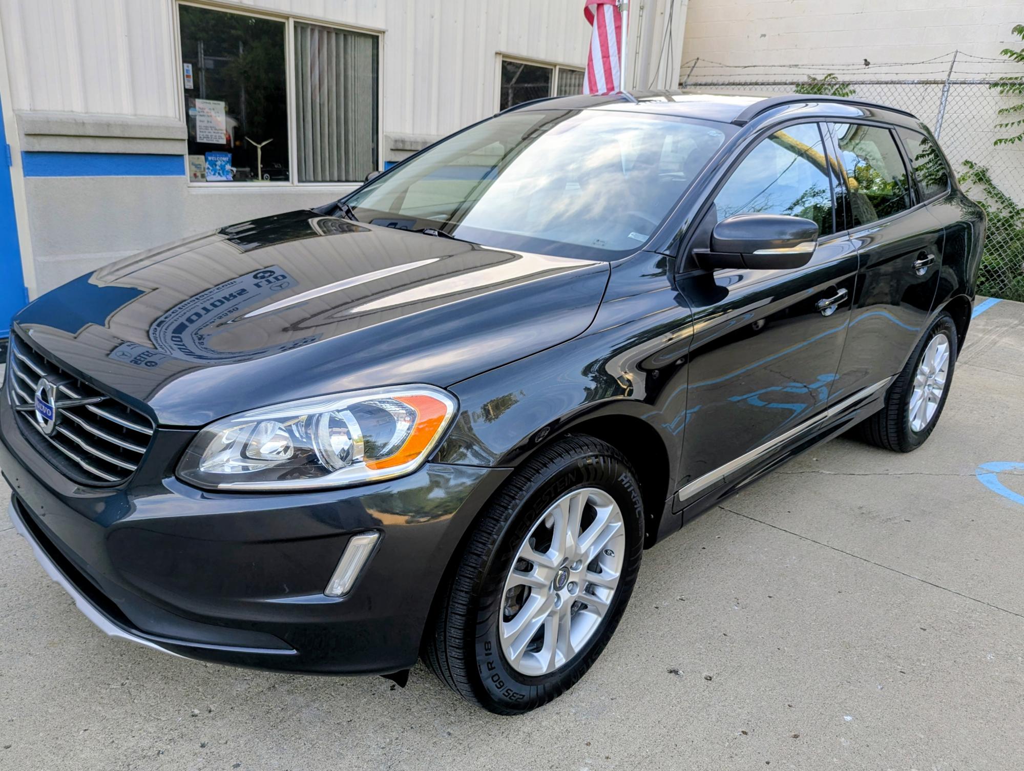 photo of 2015 Volvo XC60 T5 AWD