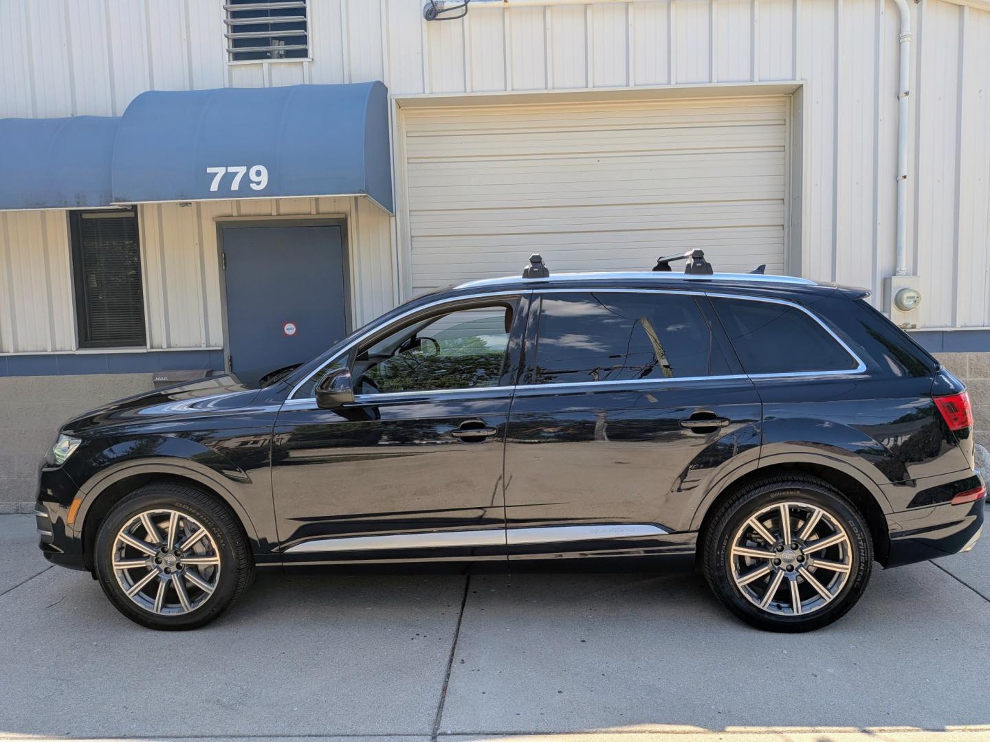 2017 White /Black Leather Audi Q7 2.0 Premium Plus quattro (WA1LHAF73HD) with an 2.0 4 cylinder turbocharged engine, 8A transmission, located at 603 Amelia Street, Plymouth, MI, 48170, (734) 459-5520, 42.378841, -83.464546 - Vehicles shown by appointment - Please call ahead - 734-459-5520, text 734-658-4573 or contact us via our web site at: http://www.selectmotors.com for complete Inventory, Photos, Videos and FREE Carfax Reports. FOR SALE: 2017 Audi Q7 2.0T quattro Tiptronic Price: $16,995 (Doc fee and warranty IN- Photo#1