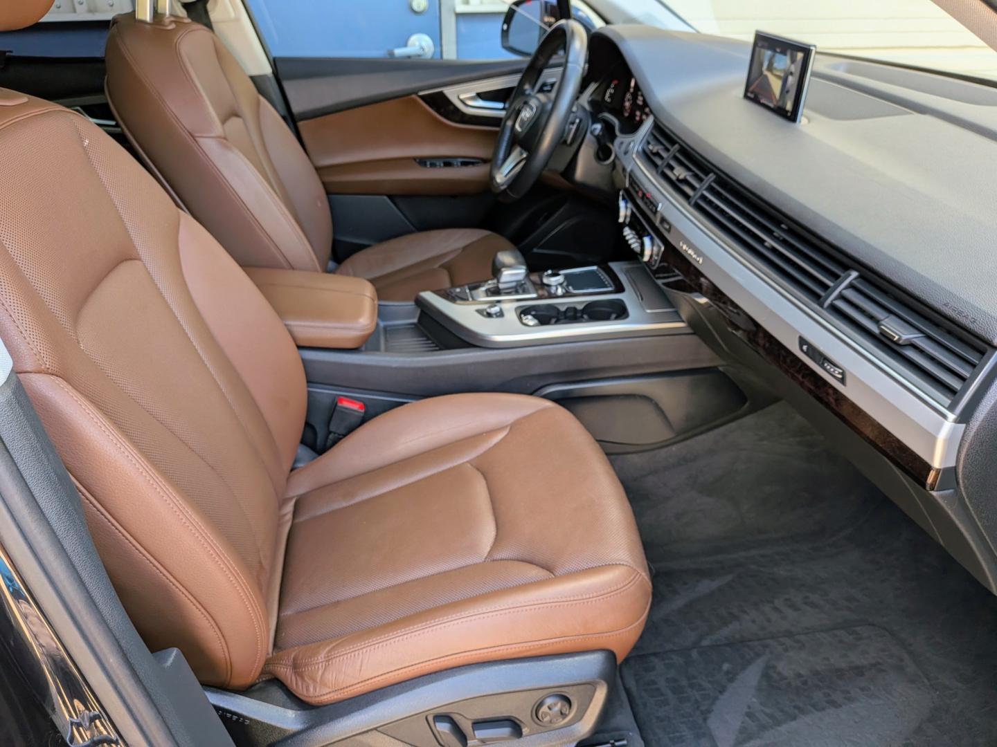 2017 White /Black Leather Audi Q7 2.0 Premium Plus quattro (WA1LHAF73HD) with an 2.0 4 cylinder turbocharged engine, 8A transmission, located at 603 Amelia Street, Plymouth, MI, 48170, (734) 459-5520, 42.378841, -83.464546 - Vehicles shown by appointment - Please call ahead - 734-459-5520, text 734-658-4573 or contact us via our web site at: http://www.selectmotors.com for complete Inventory, Photos, Videos and FREE Carfax Reports. FOR SALE: 2017 Audi Q7 2.0T quattro Tiptronic Price: $16,995 (Doc fee and warranty IN- Photo#9