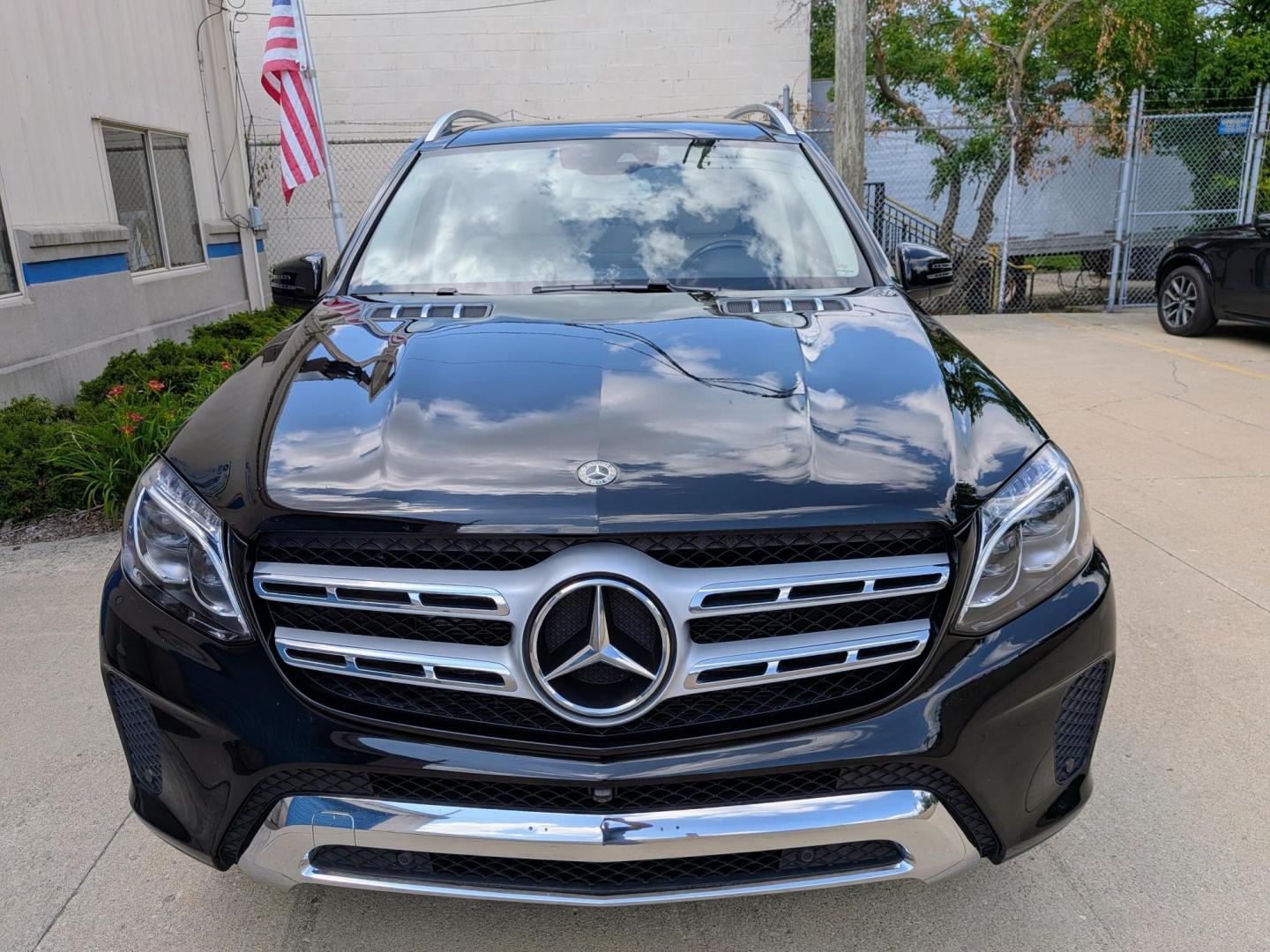 2019 Black /Almond Beige Leather Mercedes-Benz GLS-Class GLS450 4MATIC (4JGDF6EE3KB) with an 3.0L V6 DOHC 24V TURBO DIESEL engine, 7A transmission, located at 603 Amelia Street, Plymouth, MI, 48170, (734) 459-5520, 42.378841, -83.464546 - Vehicles shown by appointment - Please call ahead - 734-459-5520, text 734-658-4573 or contact us via our web site at: http://www.selectmotors.com for complete Inventory, Photos, Videos and FREE Carfax Reports. 2019 Mercedes-Benz GLS 450 4MATIC Price: $23,995 (Warranty & Documentary Fee Included) - Photo#1