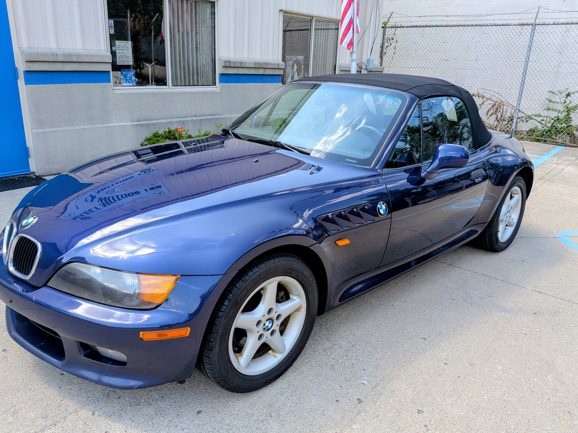 photo of 1998 BMW Z3 2.8