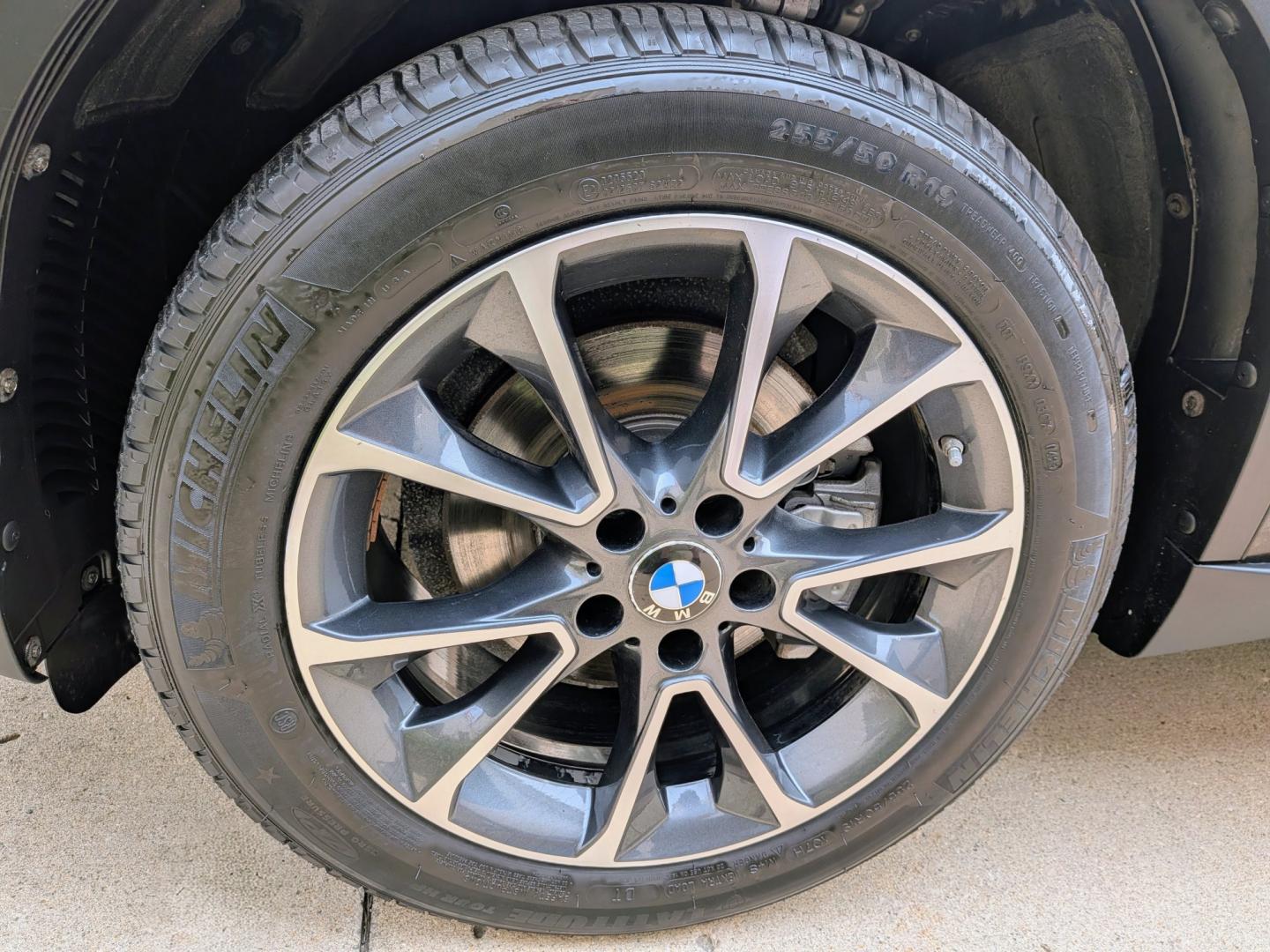 2015 Black /Black leather BMW X5 xDrive35i (5UXKR0C54F0) with an 3.0L L6 DOHC 24V engine, 8-Speed Automatic transmission, located at 603 Amelia Street, Plymouth, MI, 48170, (734) 459-5520, 42.378841, -83.464546 - Vehicles shown by appointment - Please call ahead - 734-459-5520, text 734-658-4573 or contact us via our web site at: http://www.selectmotors.com for complete Inventory, Photos, Videos and FREE Carfax Reports. 2015 BMW X5 xDrive35i Luxury Line — $15,995 Super Clean | Fully Serviced | Warranty- Photo#16