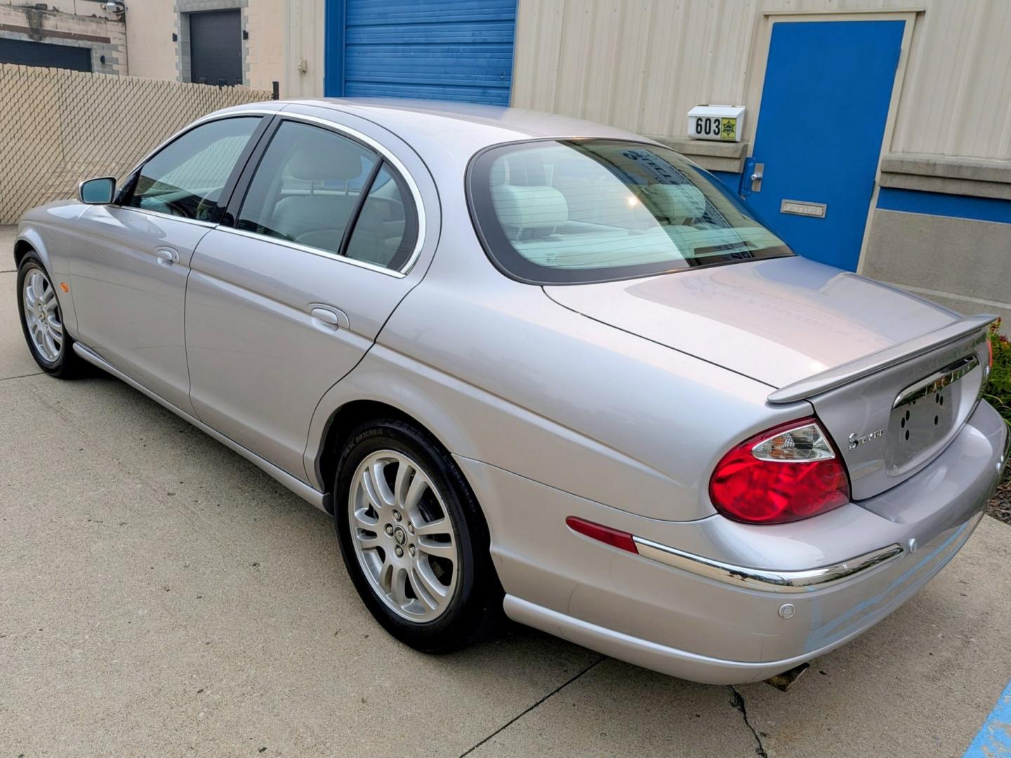 2003 Silver Metallic /Ivory Leather Jaguar S-Type 4.2 (SAJEA01U93H) with an 4.2L V8 DOHC 32V engine, 6A OD transmission, located at 603 Amelia Street, Plymouth, MI, 48170, (734) 459-5520, 42.378841, -83.464546 - Vehicles shown by appointment - Please call ahead - 734-459-5520, text 734-658-4573 or contact us via our web site at: http://www.selectmotors.com for complete Inventory, Photos, Videos and FREE Carfax Reports. 2003 Jaguar S-Type 4.2L V8 — Only 67k Miles! An exceptional blend of British luxur- Photo#16