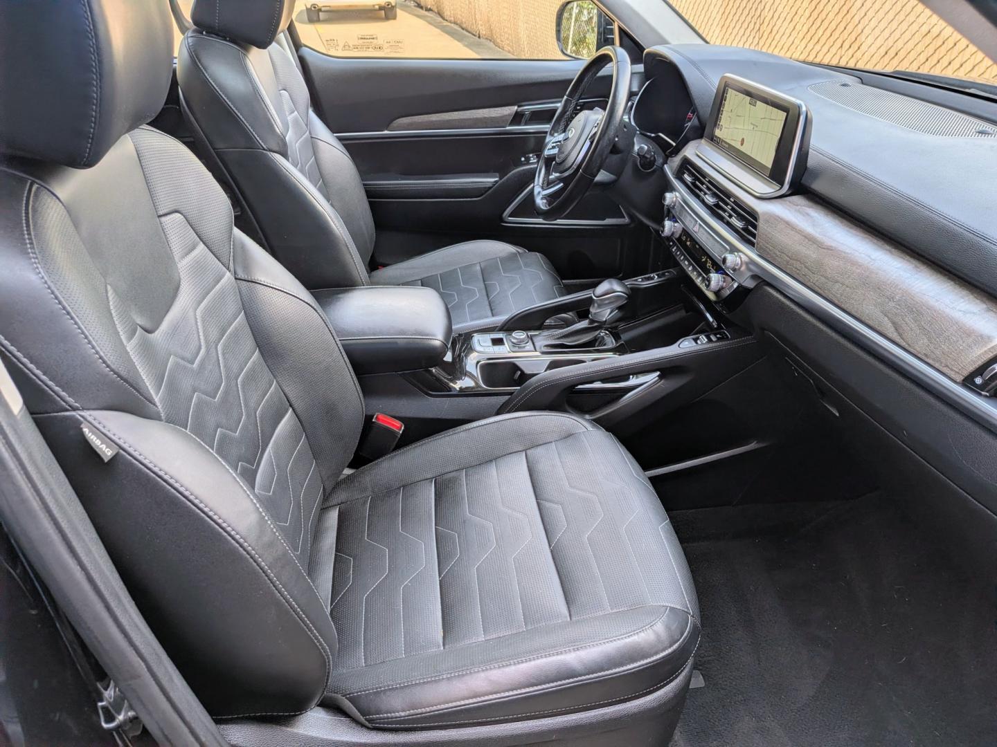 2021 Black /Black leather Kia Telluride SX AWD (5XYP5DHC0MG) with an 3.8L V6 DOHC 24V engine, 8A transmission, located at 603 Amelia Street, Plymouth, MI, 48170, (734) 459-5520, 42.378841, -83.464546 - Vehicles shown by appointment - Please call ahead - 734-459-5520, text 734-658-4573 or contact us via our web site at: http://www.selectmotors.com for complete Inventory, Photos, Videos and FREE Carfax Reports. 2021 Kia Telluride SX V6 AWD (Nightfall & SX Prestige Packages) Price: $21,995 (Doc f- Photo#9