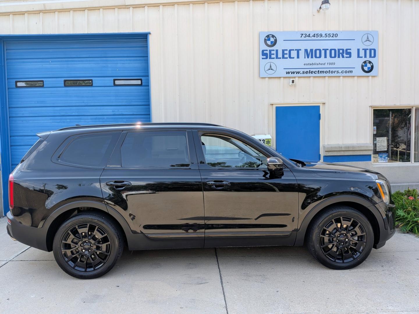 2021 Black /Black leather Kia Telluride SX AWD (5XYP5DHC0MG) with an 3.8L V6 DOHC 24V engine, 8A transmission, located at 603 Amelia Street, Plymouth, MI, 48170, (734) 459-5520, 42.378841, -83.464546 - Vehicles shown by appointment - Please call ahead - 734-459-5520, text 734-658-4573 or contact us via our web site at: http://www.selectmotors.com for complete Inventory, Photos, Videos and FREE Carfax Reports. 2021 Kia Telluride SX V6 AWD (Nightfall & SX Prestige Packages) Price: $21,995 (Doc f- Photo#11