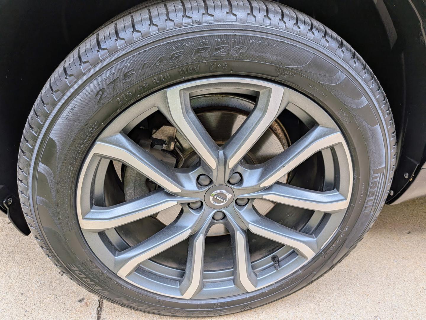 2016 Black /Amber leather Volvo XC90 T6 Momentum (YV4A22PK3G1) with an 2.0L L4 DOHC 16V engine, 8A transmission, located at 603 Amelia Street, Plymouth, MI, 48170, (734) 459-5520, 42.378841, -83.464546 - Vehicles shown by appointment - Please call ahead - 734-459-5520, text 734-658-4573 or contact us via our web site at: http://www.selectmotors.com for complete Inventory, Photos, Videos and FREE Carfax Reports. 2016 Volvo XC90 T6 AWD Momentum Price: $13,995 (Warranty & Document Fee Included!)- Photo#16