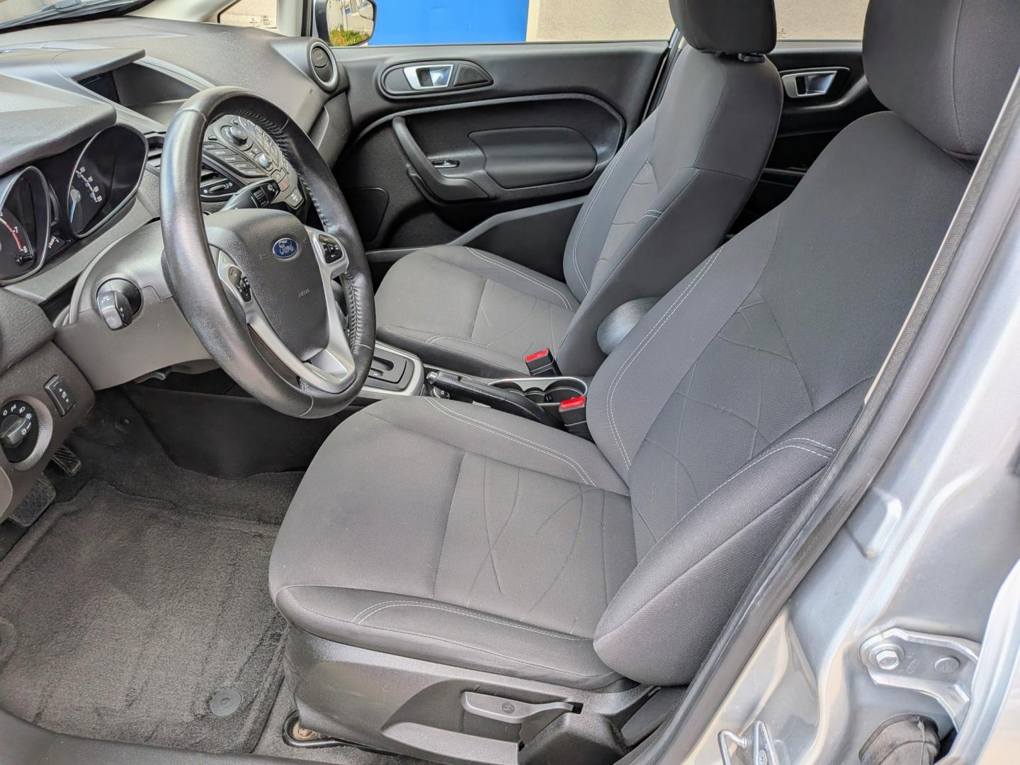 2015 Silver Metallic /Black Ford Fiesta SE Hatchback (3FADP4EJ9FM) with an 1.6L L4 DOHC 16V engine, Automatic transmission, located at 603 Amelia Street, Plymouth, MI, 48170, (734) 459-5520, 42.378841, -83.464546- Photo#4