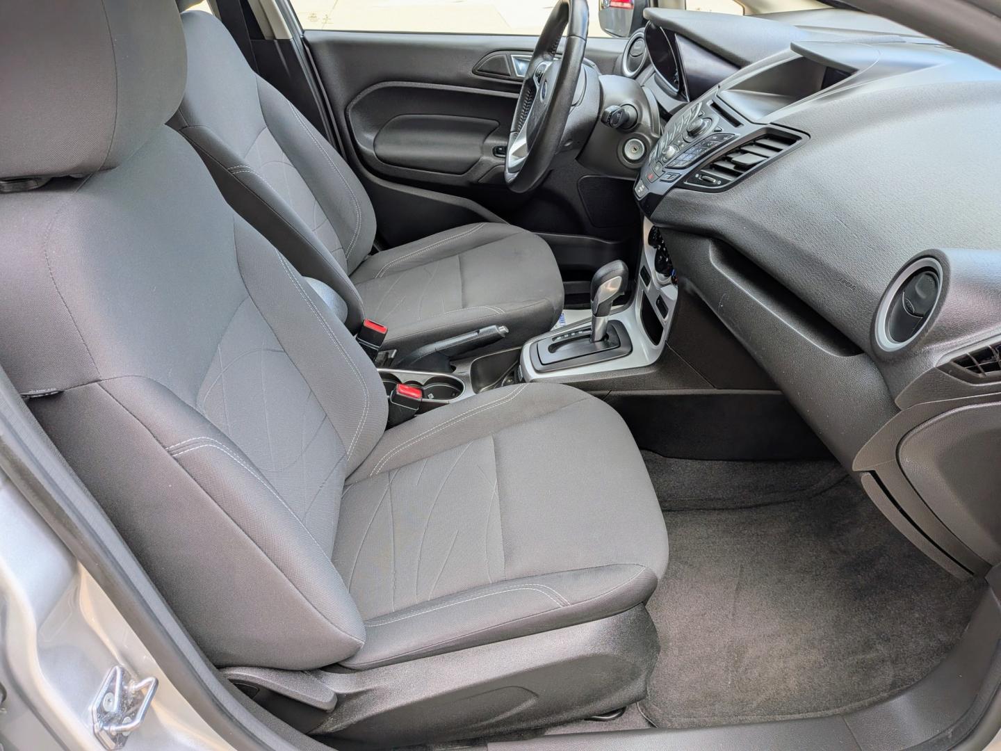 2015 Silver Metallic /Black Ford Fiesta SE Hatchback (3FADP4EJ9FM) with an 1.6L L4 DOHC 16V engine, Automatic transmission, located at 603 Amelia Street, Plymouth, MI, 48170, (734) 459-5520, 42.378841, -83.464546- Photo#7