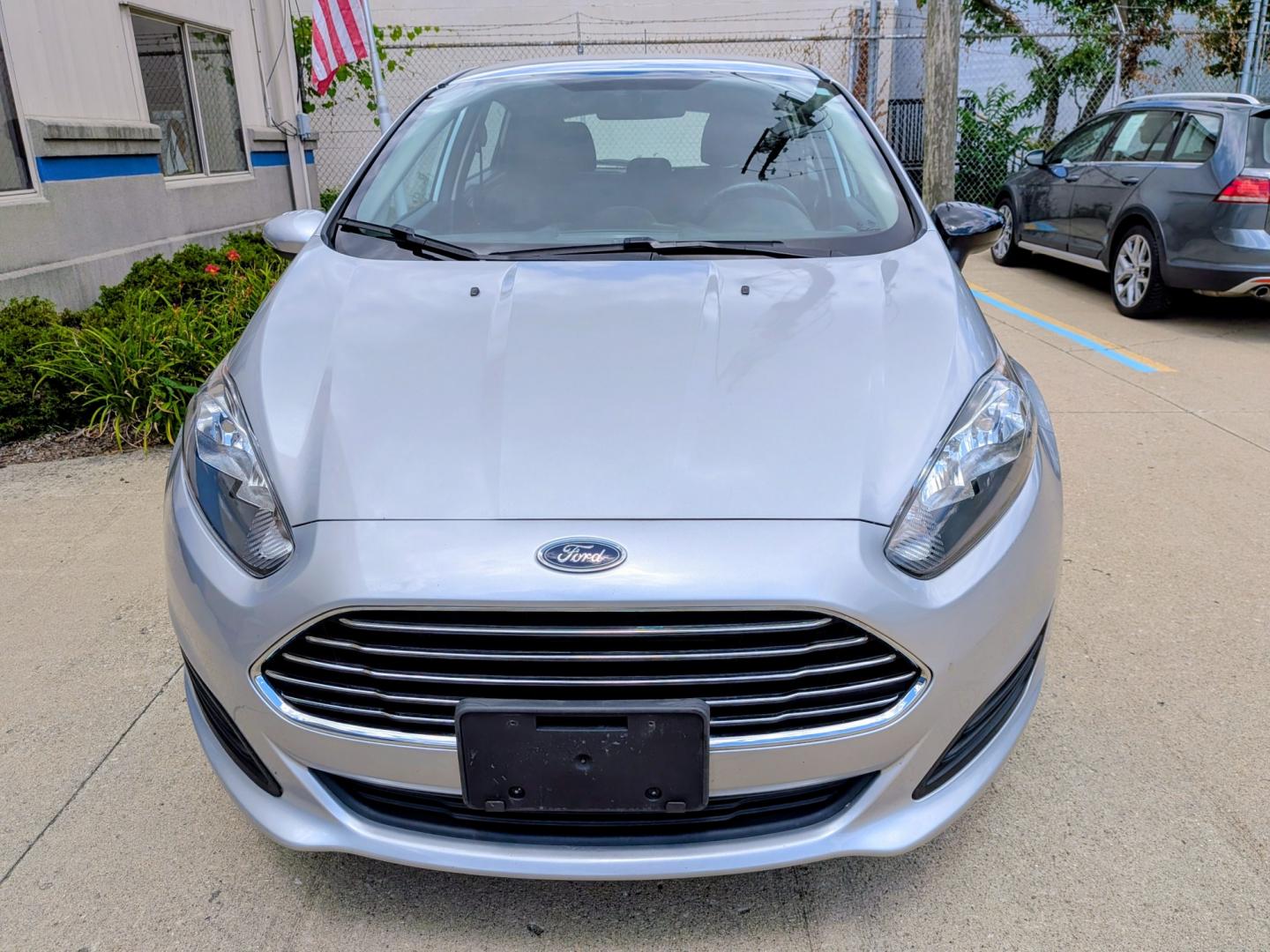 2015 Silver Metallic /Black Ford Fiesta SE Hatchback (3FADP4EJ9FM) with an 1.6L L4 DOHC 16V engine, Automatic transmission, located at 603 Amelia Street, Plymouth, MI, 48170, (734) 459-5520, 42.378841, -83.464546- Photo#1