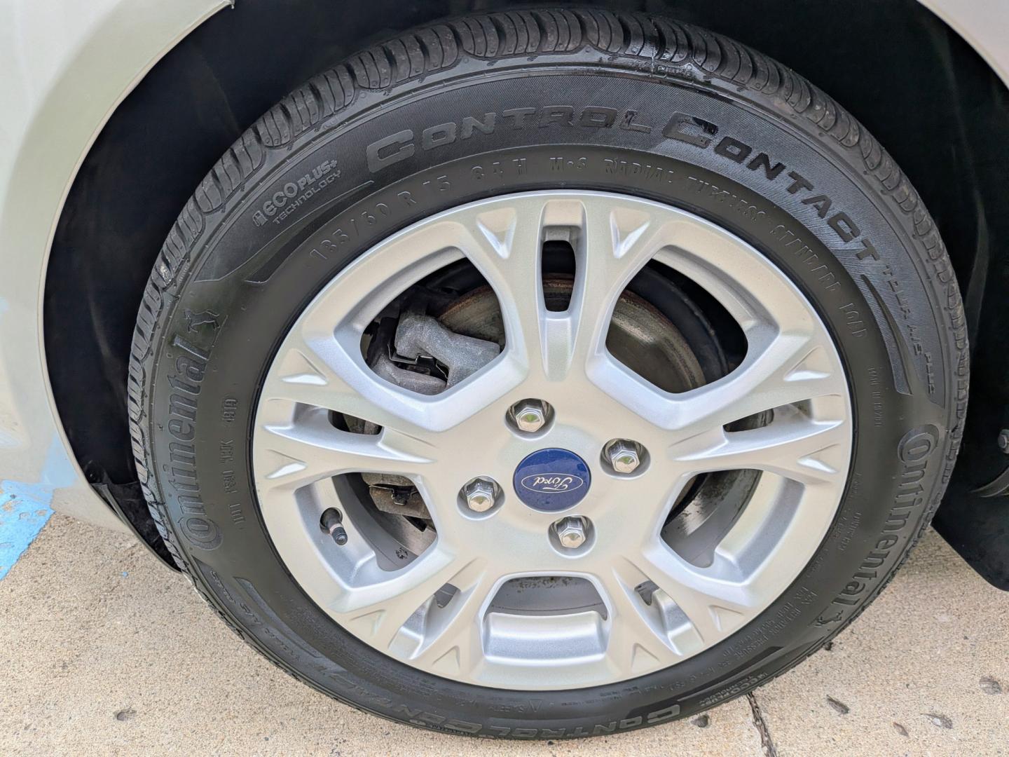 2015 Silver Metallic /Black Ford Fiesta SE Hatchback (3FADP4EJ9FM) with an 1.6L L4 DOHC 16V engine, Automatic transmission, located at 603 Amelia Street, Plymouth, MI, 48170, (734) 459-5520, 42.378841, -83.464546- Photo#14