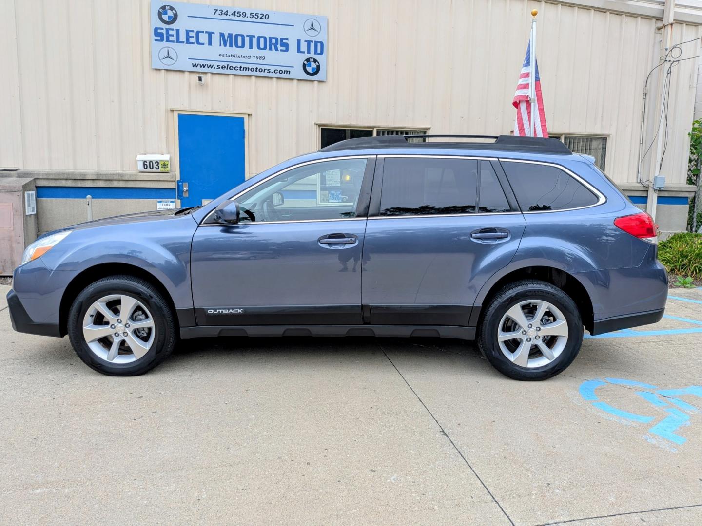 2013 Twilight Blue Metallic /Off-Black Leather Subaru Outback 2.5i Limited (4S4BRCKC1D3) with an 2.5L H4 DOHC 16V engine, Automatic transmission, located at 603 Amelia Street, Plymouth, MI, 48170, (734) 459-5520, 42.378841, -83.464546 - Vehicles shown by appointment - Please call ahead - 734-459-5520, text 734-658-4573 or contact us via our web site at: http://www.selectmotors.com for complete Inventory, Photos, Videos and FREE Carfax Reports. 2013 Subaru Outback 2.5i Limited AWD Price: $10,995 Mileage: 70,000 miles Inclu- Photo#2