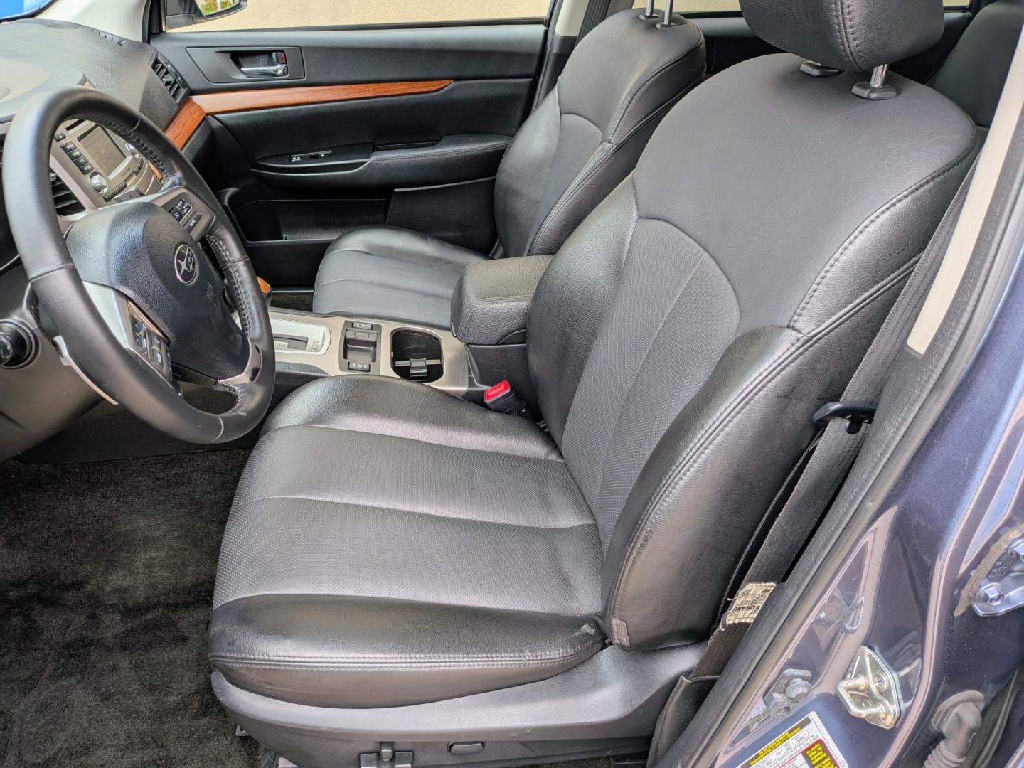 2013 Twilight Blue Metallic /Off-Black Leather Subaru Outback 2.5i Limited (4S4BRCKC1D3) with an 2.5L H4 DOHC 16V engine, Automatic transmission, located at 603 Amelia Street, Plymouth, MI, 48170, (734) 459-5520, 42.378841, -83.464546 - Vehicles shown by appointment - Please call ahead - 734-459-5520, text 734-658-4573 or contact us via our web site at: http://www.selectmotors.com for complete Inventory, Photos, Videos and FREE Carfax Reports. 2013 Subaru Outback 2.5i Limited AWD Price: $10,995 Mileage: 70,000 miles Inclu- Photo#4