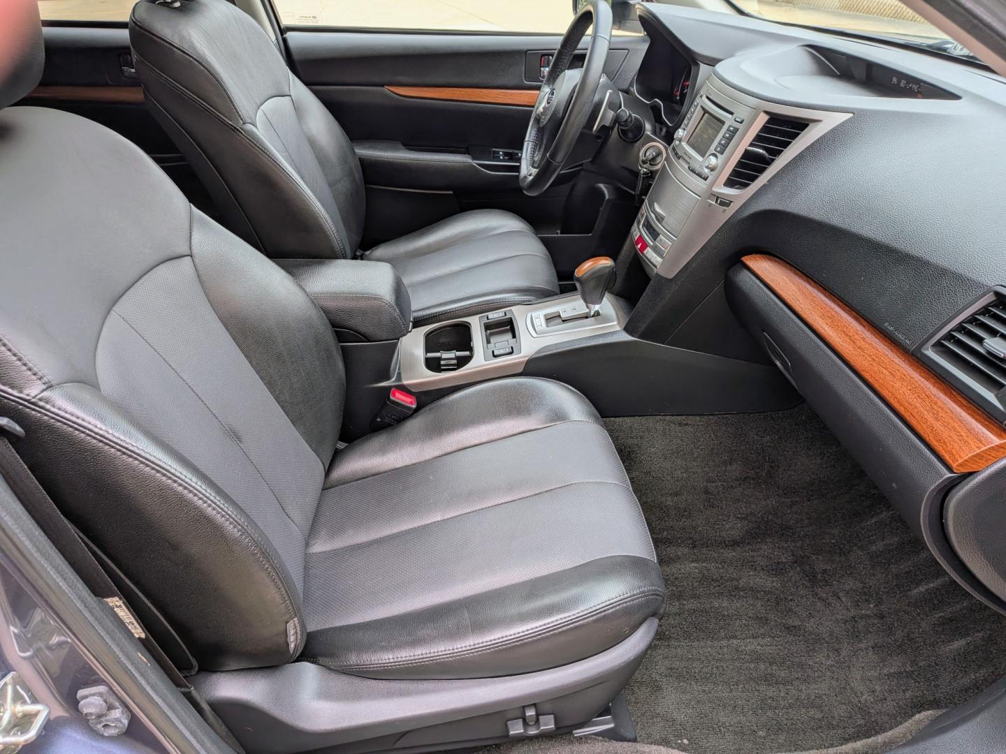 2013 Twilight Blue Metallic /Off-Black Leather Subaru Outback 2.5i Limited (4S4BRCKC1D3) with an 2.5L H4 DOHC 16V engine, Automatic transmission, located at 603 Amelia Street, Plymouth, MI, 48170, (734) 459-5520, 42.378841, -83.464546 - Vehicles shown by appointment - Please call ahead - 734-459-5520, text 734-658-4573 or contact us via our web site at: http://www.selectmotors.com for complete Inventory, Photos, Videos and FREE Carfax Reports. 2013 Subaru Outback 2.5i Limited AWD Price: $10,995 Mileage: 70,000 miles Inclu- Photo#8