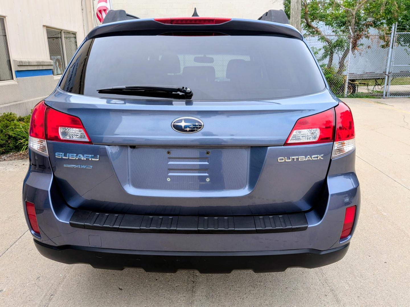 2013 Twilight Blue Metallic /Off-Black Leather Subaru Outback 2.5i Limited (4S4BRCKC1D3) with an 2.5L H4 DOHC 16V engine, Automatic transmission, located at 603 Amelia Street, Plymouth, MI, 48170, (734) 459-5520, 42.378841, -83.464546 - Vehicles shown by appointment - Please call ahead - 734-459-5520, text 734-658-4573 or contact us via our web site at: http://www.selectmotors.com for complete Inventory, Photos, Videos and FREE Carfax Reports. 2013 Subaru Outback 2.5i Limited AWD Price: $10,995 Mileage: 70,000 miles Inclu- Photo#14