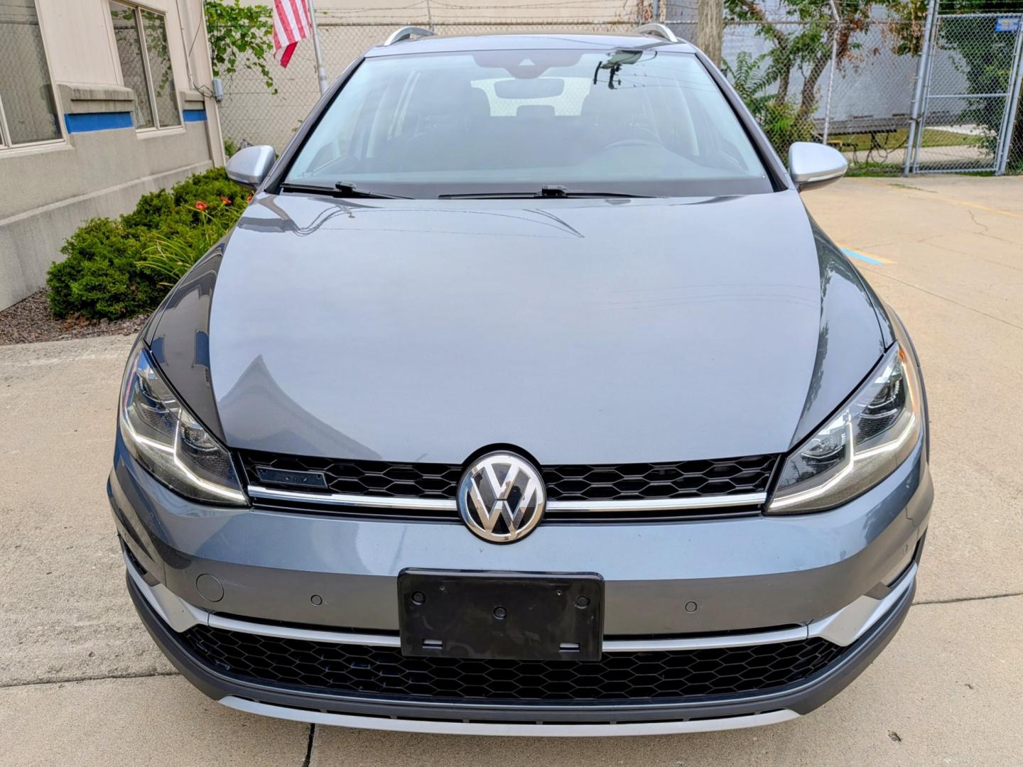2019 Platinum Grey Metallic /Black Volkswagen Golf Alltrack TSI SE 6A (3VWH17AU4KM) with an 1.8L L4 DOHC 16V engine, 6A transmission, located at 603 Amelia Street, Plymouth, MI, 48170, (734) 459-5520, 42.378841, -83.464546 - Vehicles shown by appointment - Please call ahead - 734-459-5520, text 734-658-4573 or contact us via our web site at: http://www.selectmotors.com for complete Inventory, Photos, Videos and FREE Carfax Reports. 2019 Volkswagen Golf Alltrack SEL 4Motion Top-of-the-Line All-Wheel-Drive Wagon Pr- Photo#1