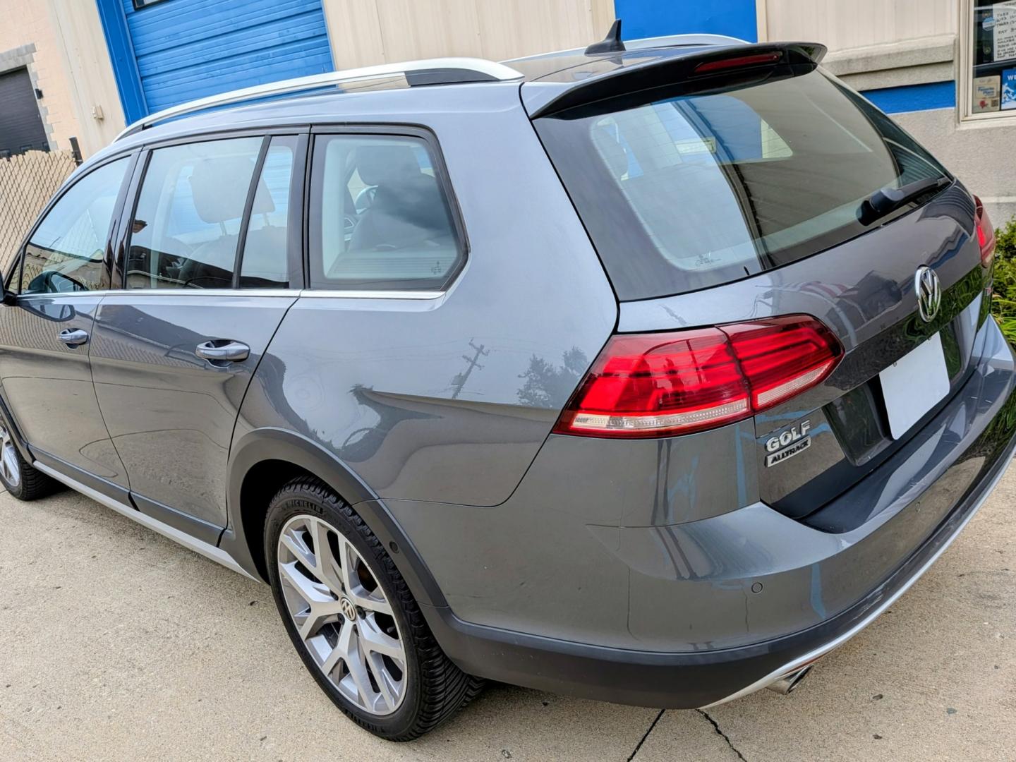 2019 Platinum Grey Metallic /Black Volkswagen Golf Alltrack TSI SE 6A (3VWH17AU4KM) with an 1.8L L4 DOHC 16V engine, 6A transmission, located at 603 Amelia Street, Plymouth, MI, 48170, (734) 459-5520, 42.378841, -83.464546 - Vehicles shown by appointment - Please call ahead - 734-459-5520, text 734-658-4573 or contact us via our web site at: http://www.selectmotors.com for complete Inventory, Photos, Videos and FREE Carfax Reports. 2019 Volkswagen Golf Alltrack SEL 4Motion Top-of-the-Line All-Wheel-Drive Wagon Pr- Photo#3
