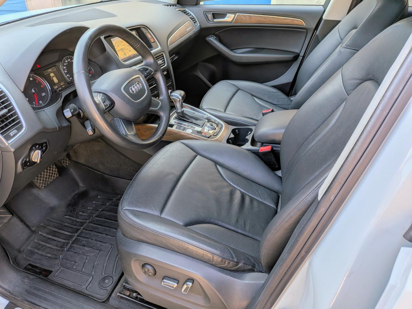 2013 White /Black Leather Audi Q5 2.0 quattro Premium (WA1LFAFP4DA) with an 2.0L L4 DOHC 16V engine, 6-Speed Automatic transmission, located at 603 Amelia Street, Plymouth, MI, 48170, (734) 459-5520, 42.378841, -83.464546 - Vehicles shown by appointment - Please call ahead - 734-459-5520, text 734-658-4573 or contact us via our web site at: http://www.selectmotors.com for complete Inventory, Photos, Videos and FREE Carfax Reports. 2013 Audi Q5 quattro 2.0T Premium Plus,Extra clean, runs and drives excellent — Warr- Photo#4